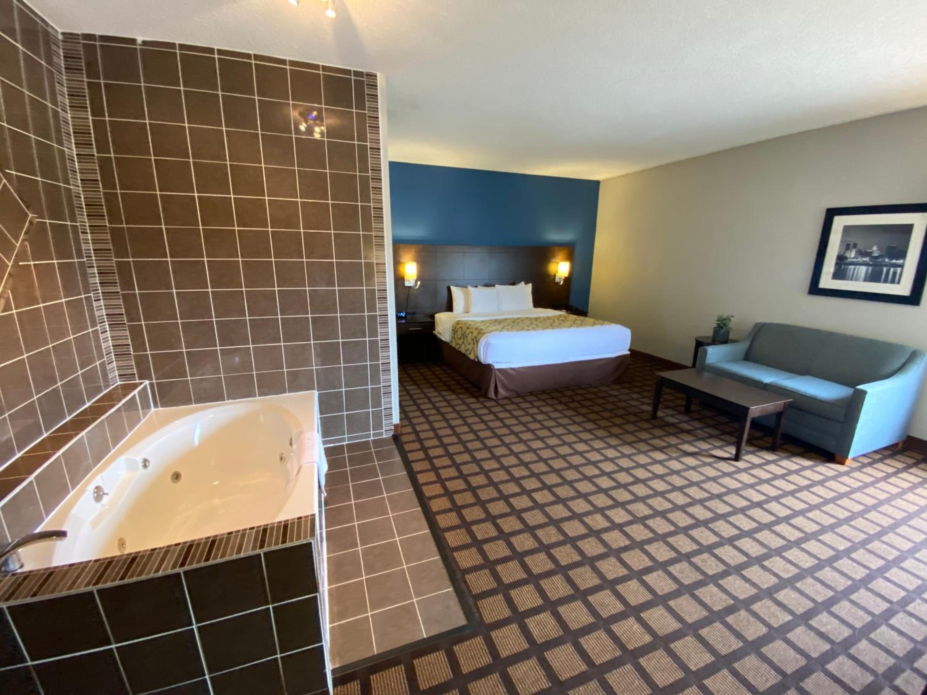 King Studio Suite with Jetted Tub - Non-Smoking - Photo 1