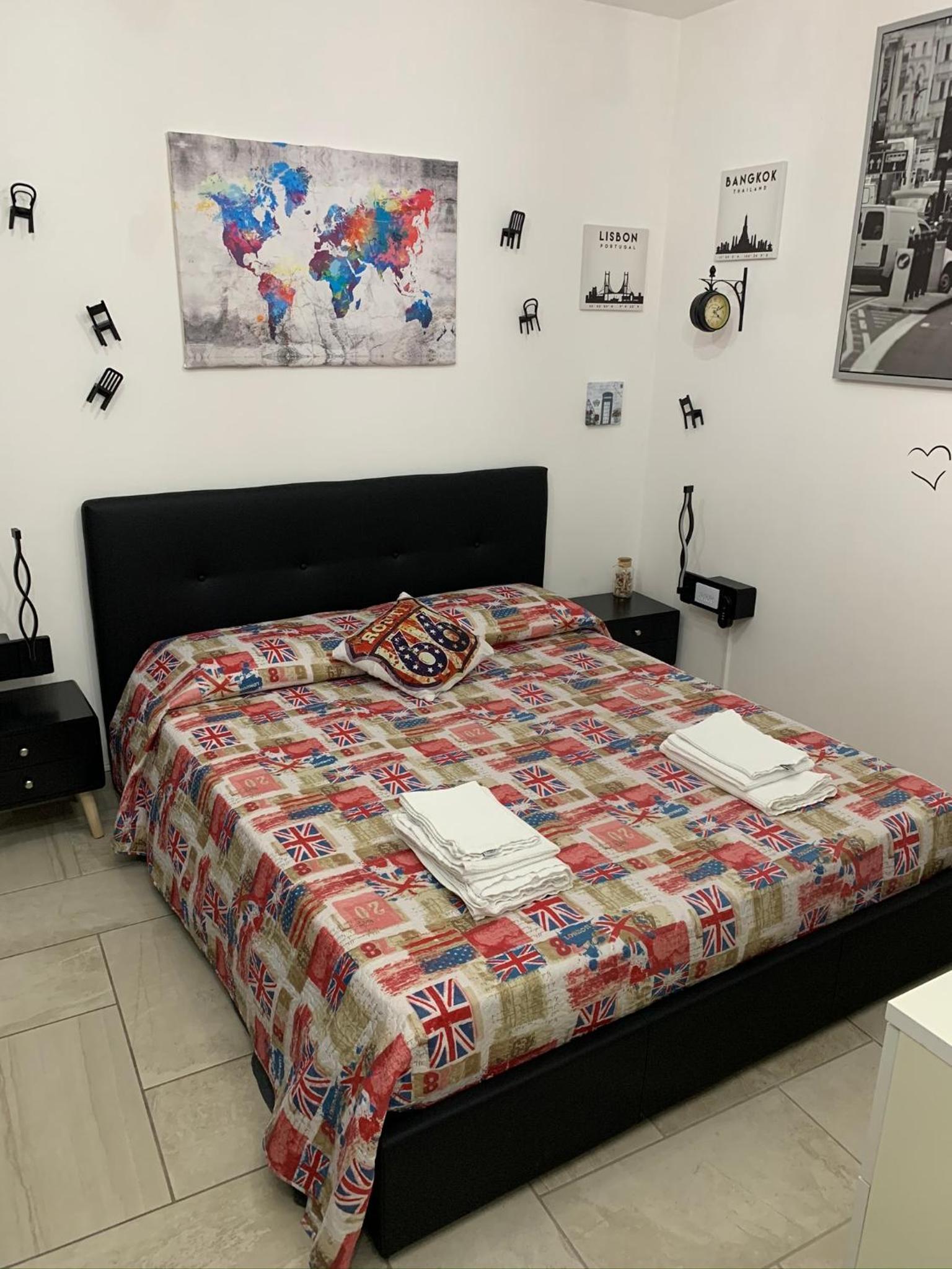 One-Bedroom Apartment photo 1