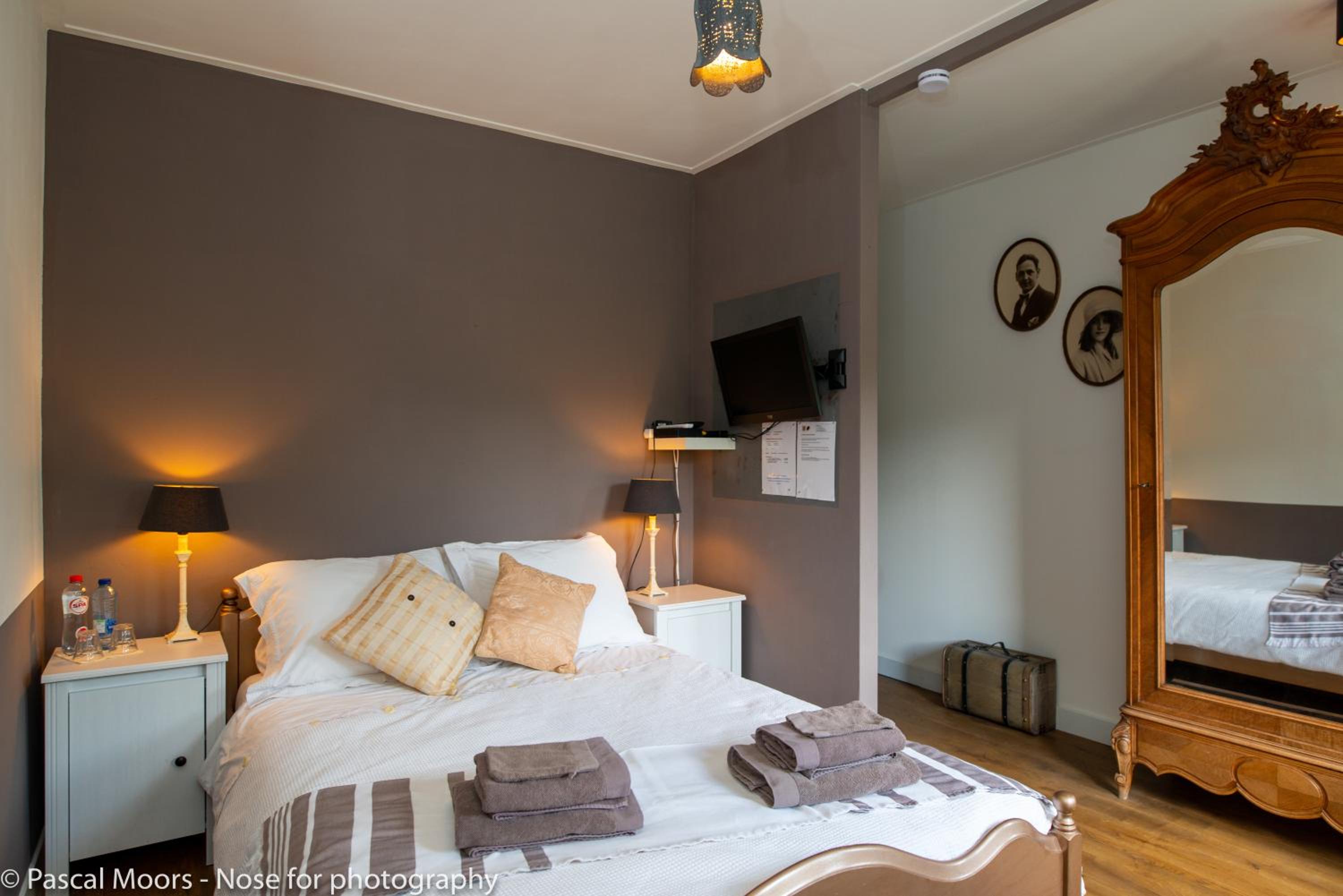 Double Room with Private Bathroom photo 2