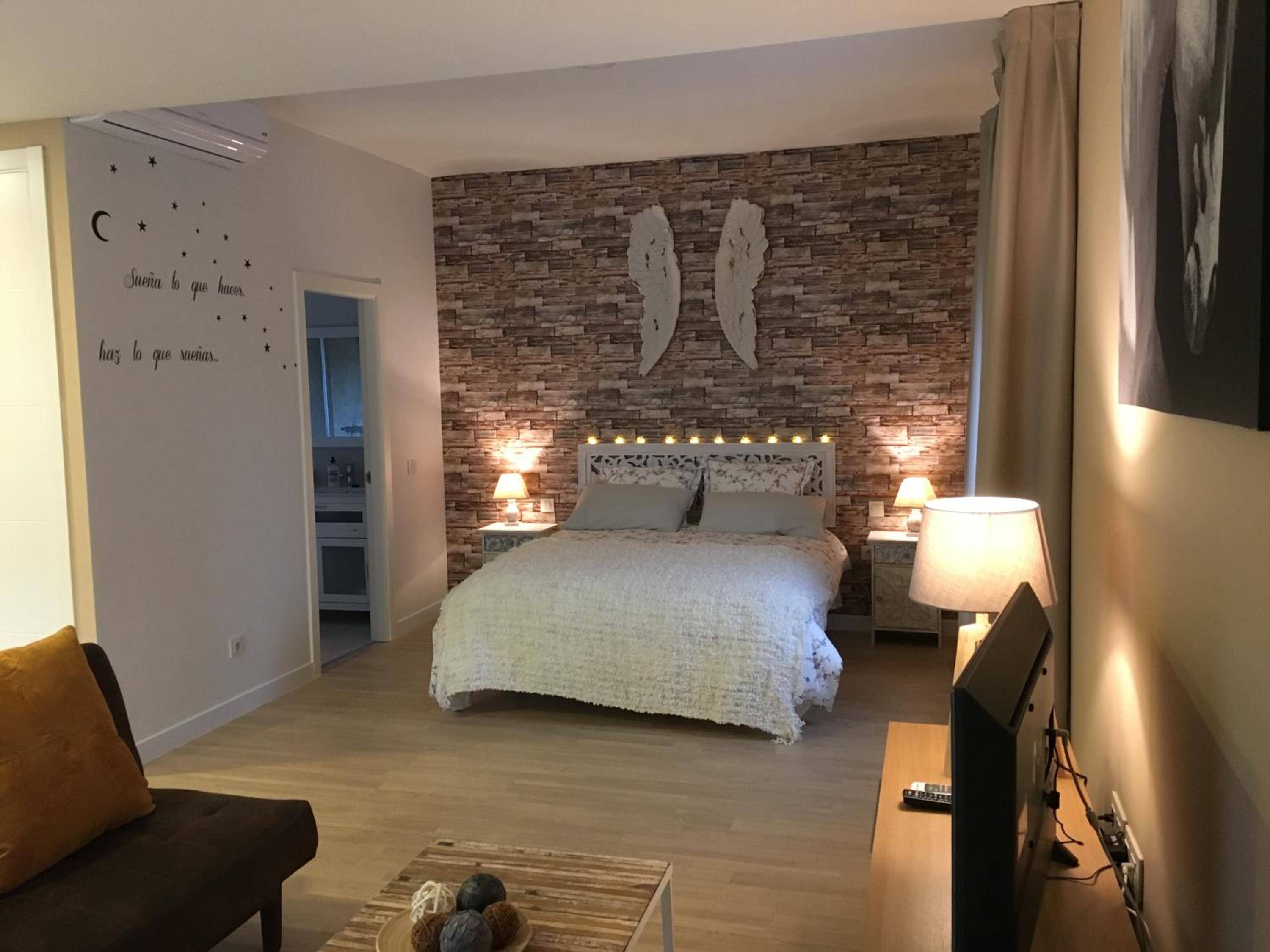 Family Studio - Photo 1
