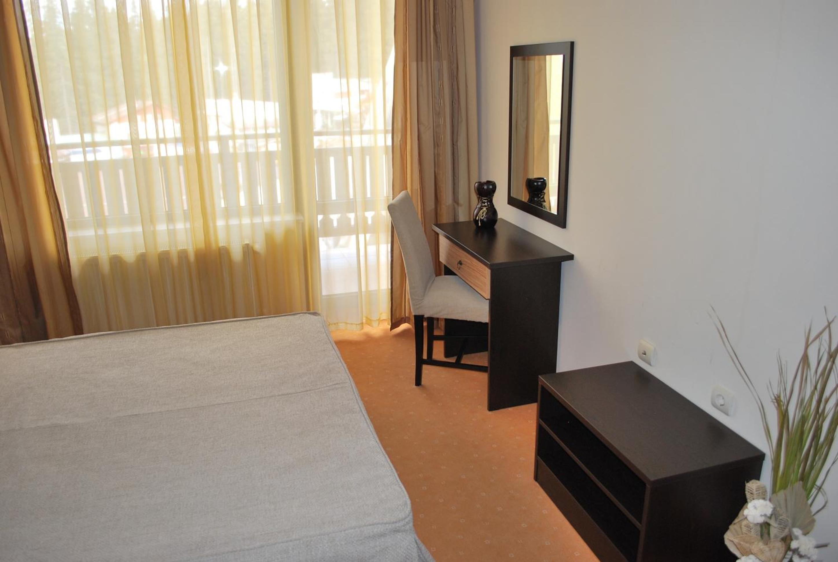 One-Bedroom Suite (3 Adults) photo 3