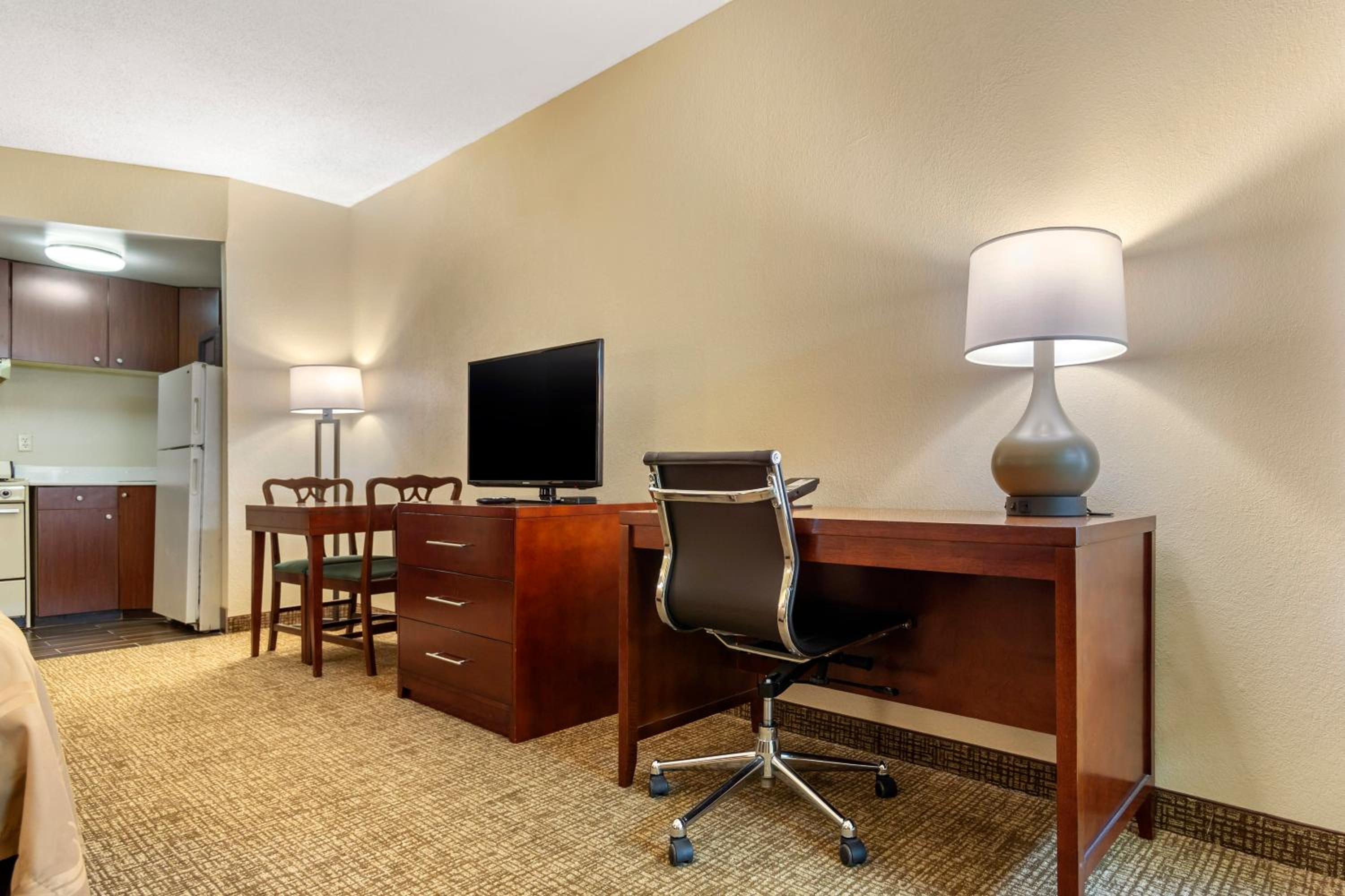 King Room - Accessible/Non-Smoking - Photo 5