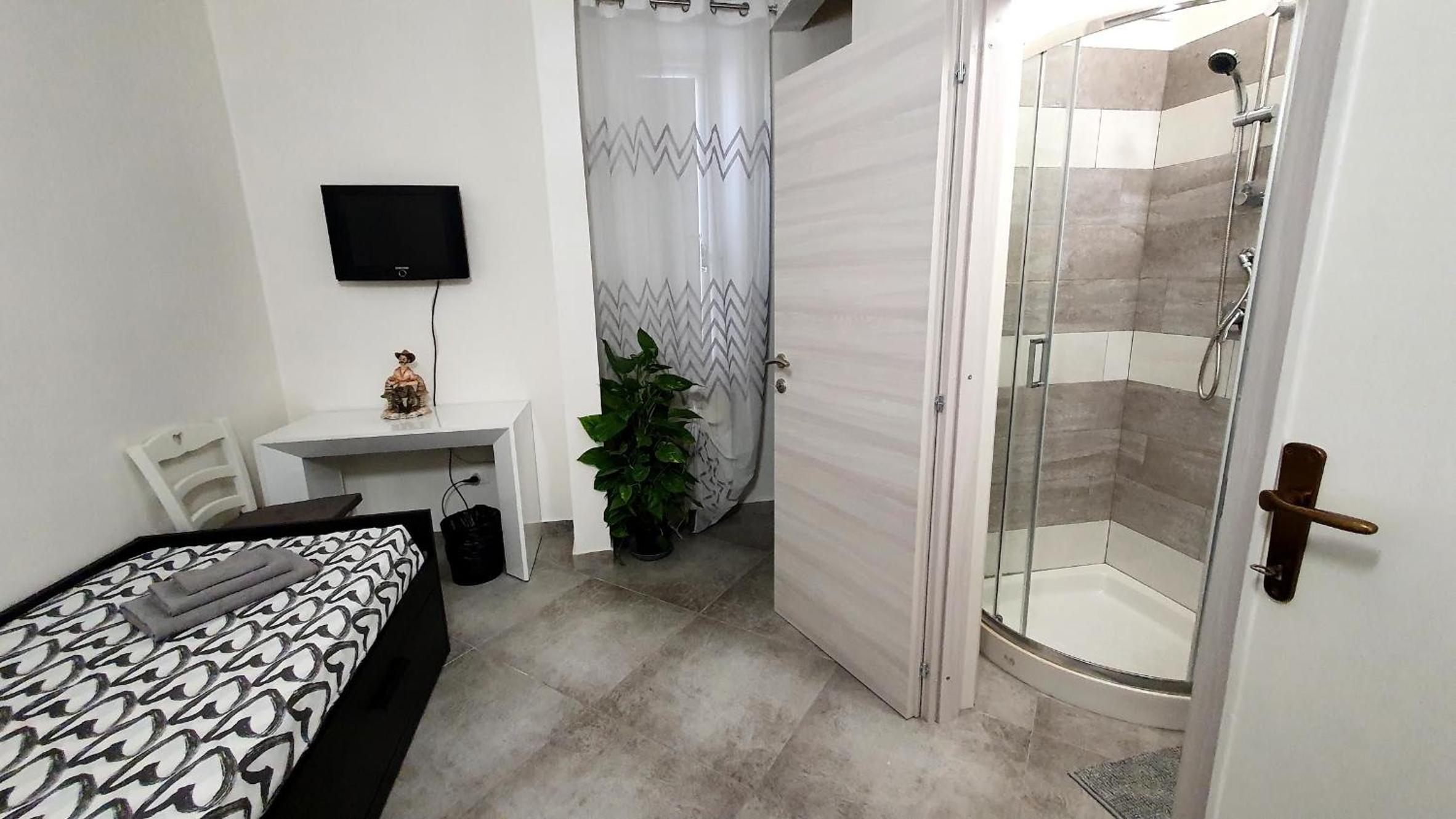 Single Room photo 3