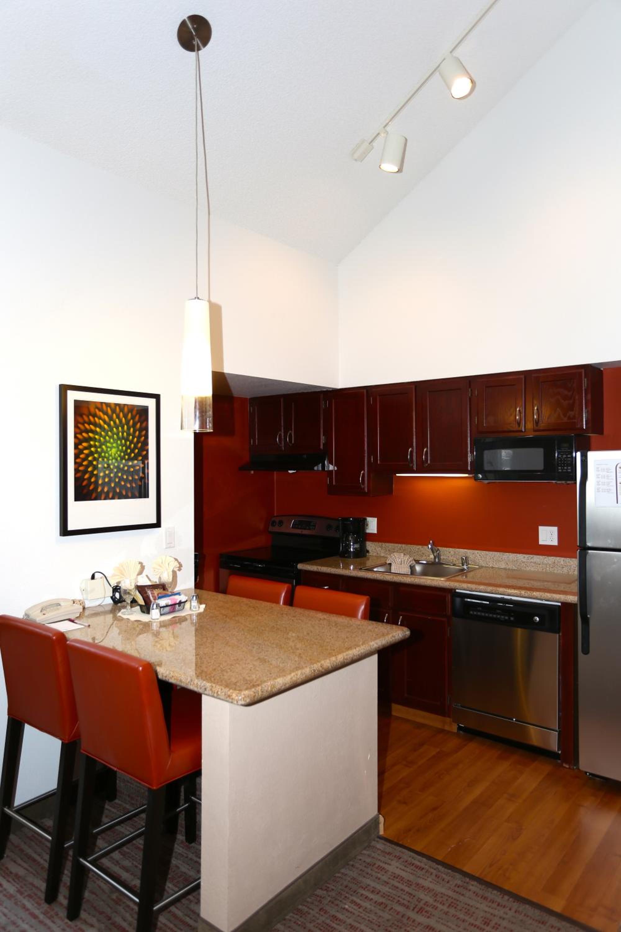 Suite with Two Queen Beds and Sofa Bed  - Photo 12