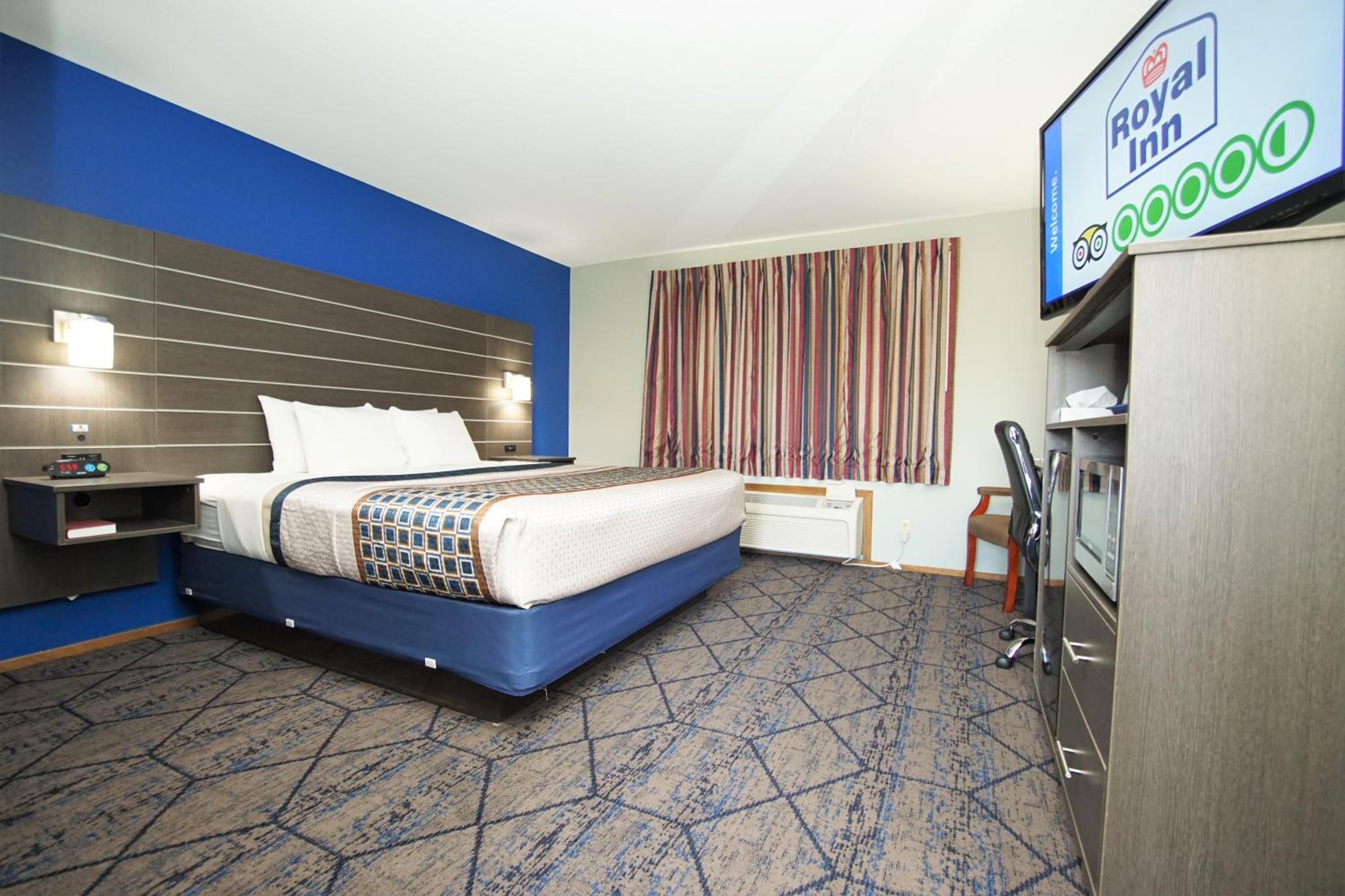 Deluxe King Room - Non-Smoking photo 1