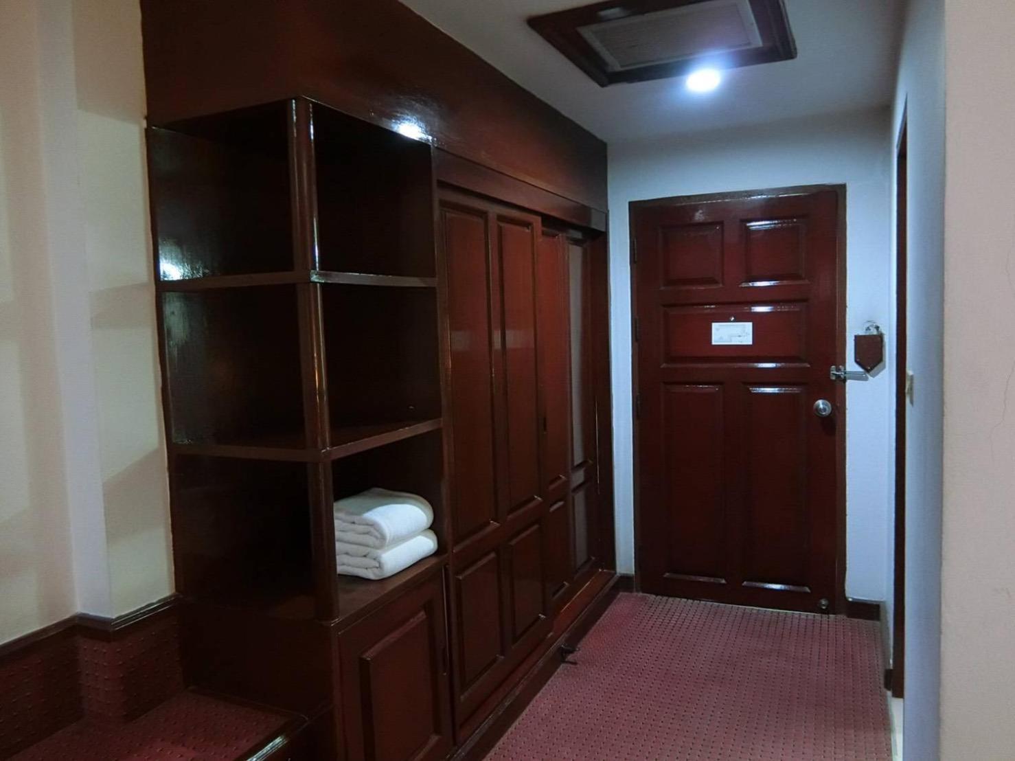Standard Twin Room - Photo 4