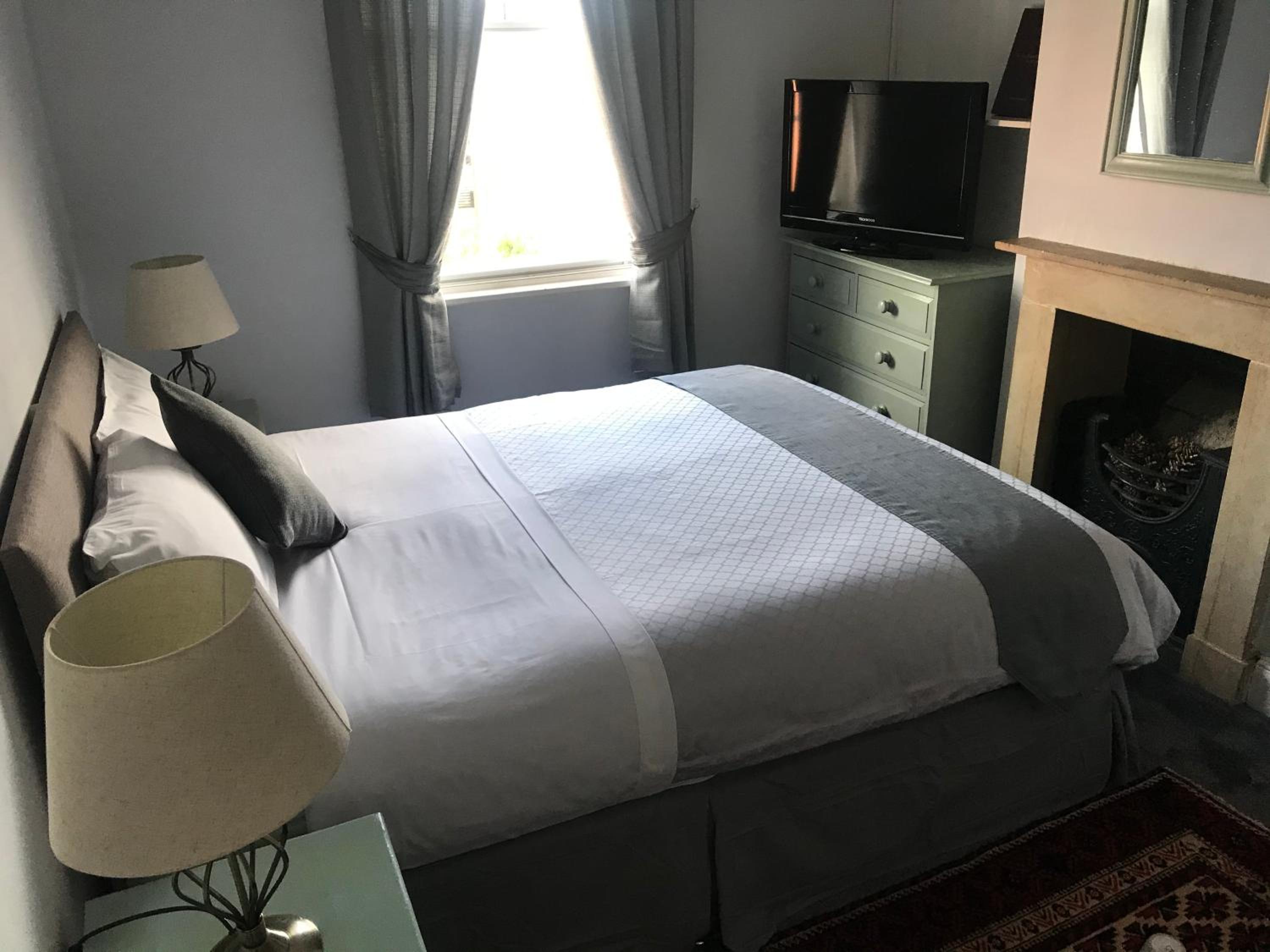Double Room with Private Bathroom photo 1