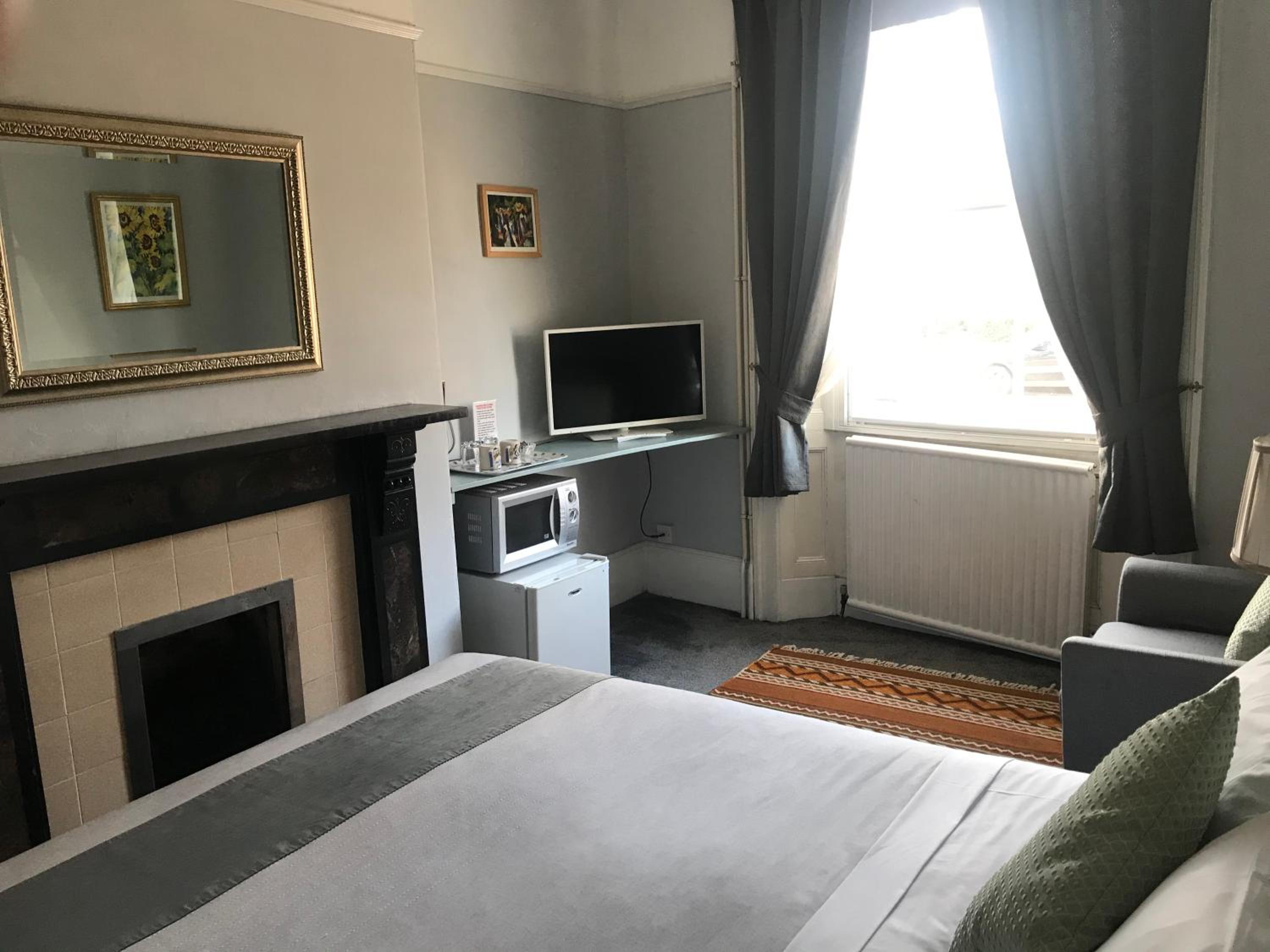 Deluxe Double Room with Shower photo 2