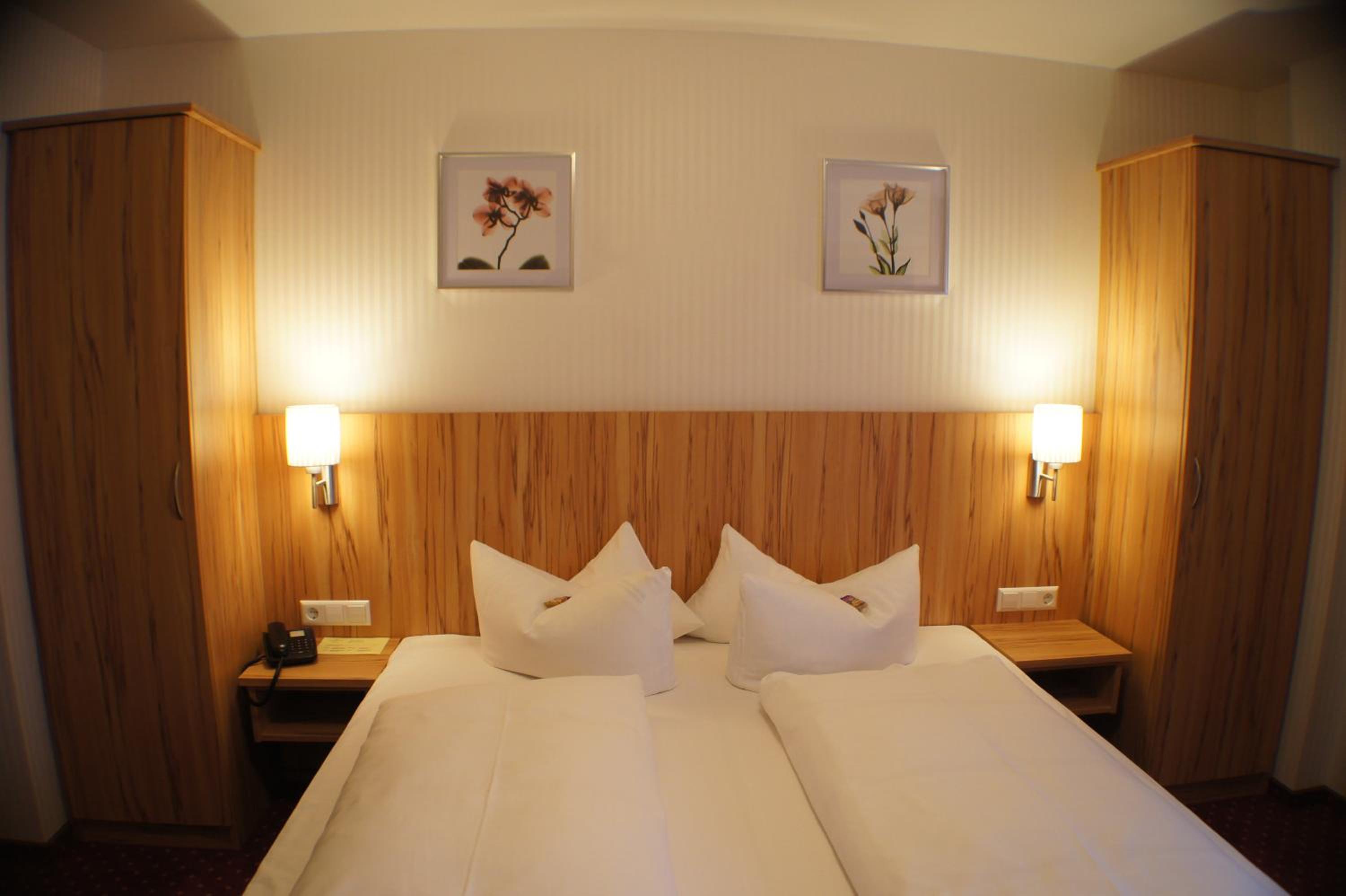 Double Room - Photo 8