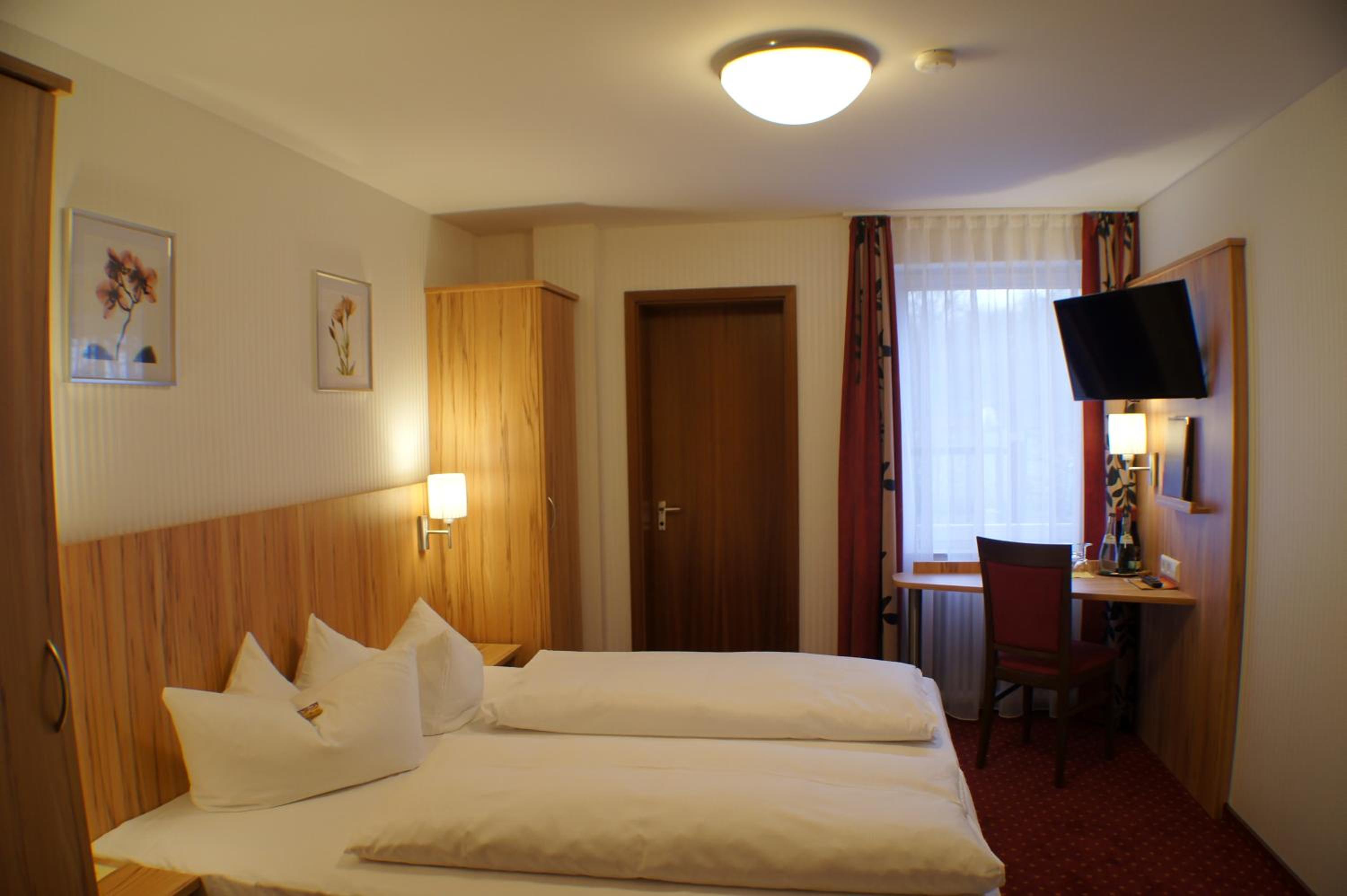 Double Room - Photo 9