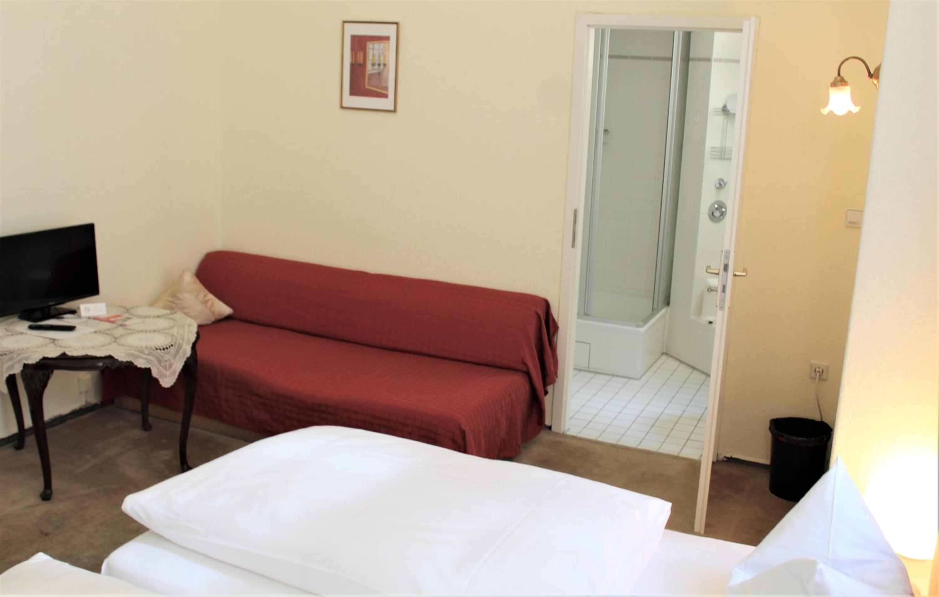 Double or Twin Room with Bathroom photo 3