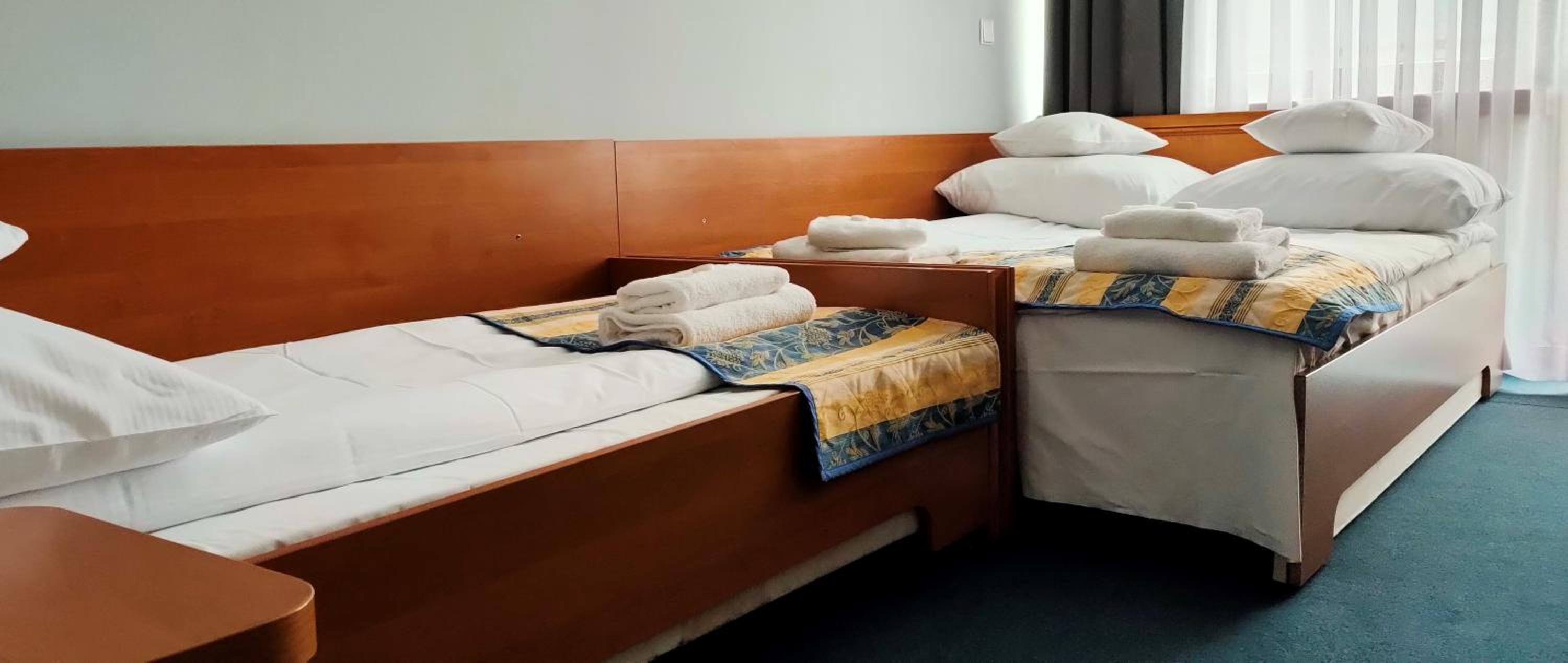 Double Room with an extra bed view / balcony - Photo 11