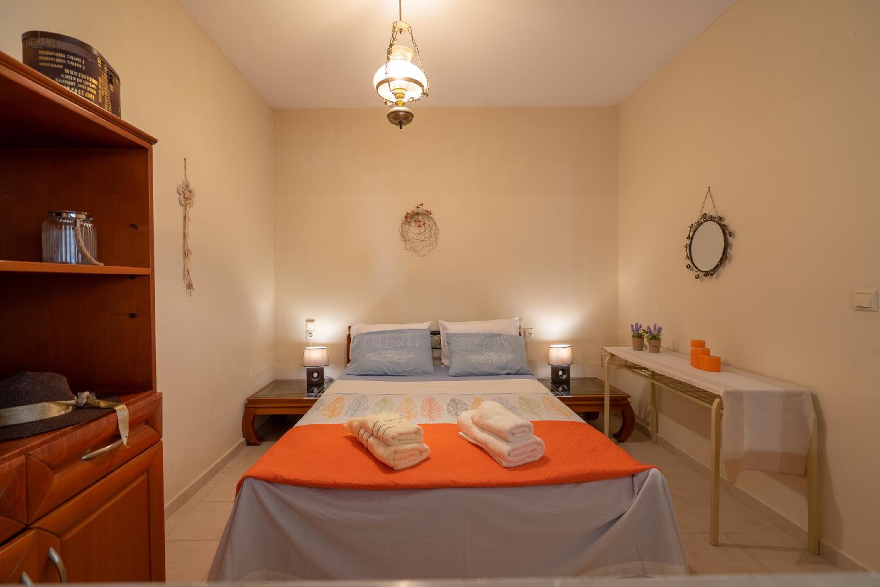 Two-Bedroom Apartment - Photo 11