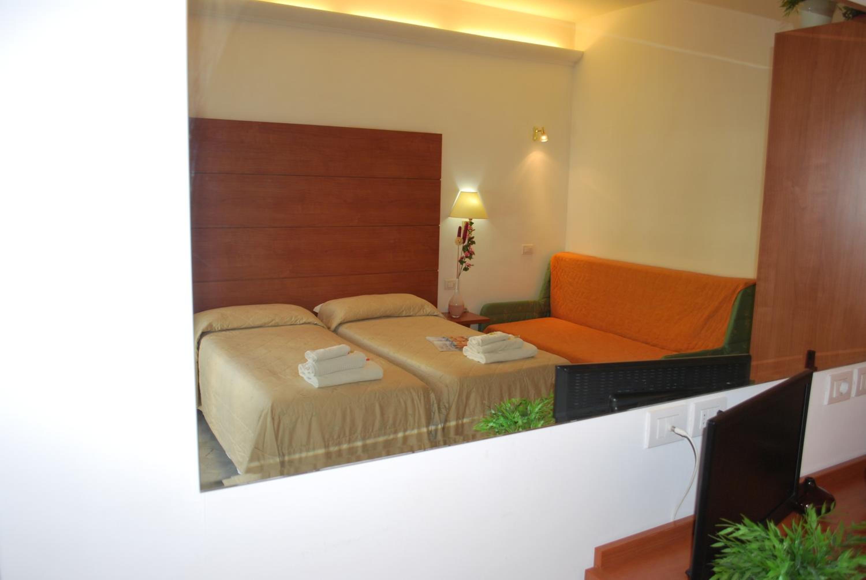 Superior Triple Room - Photo 8