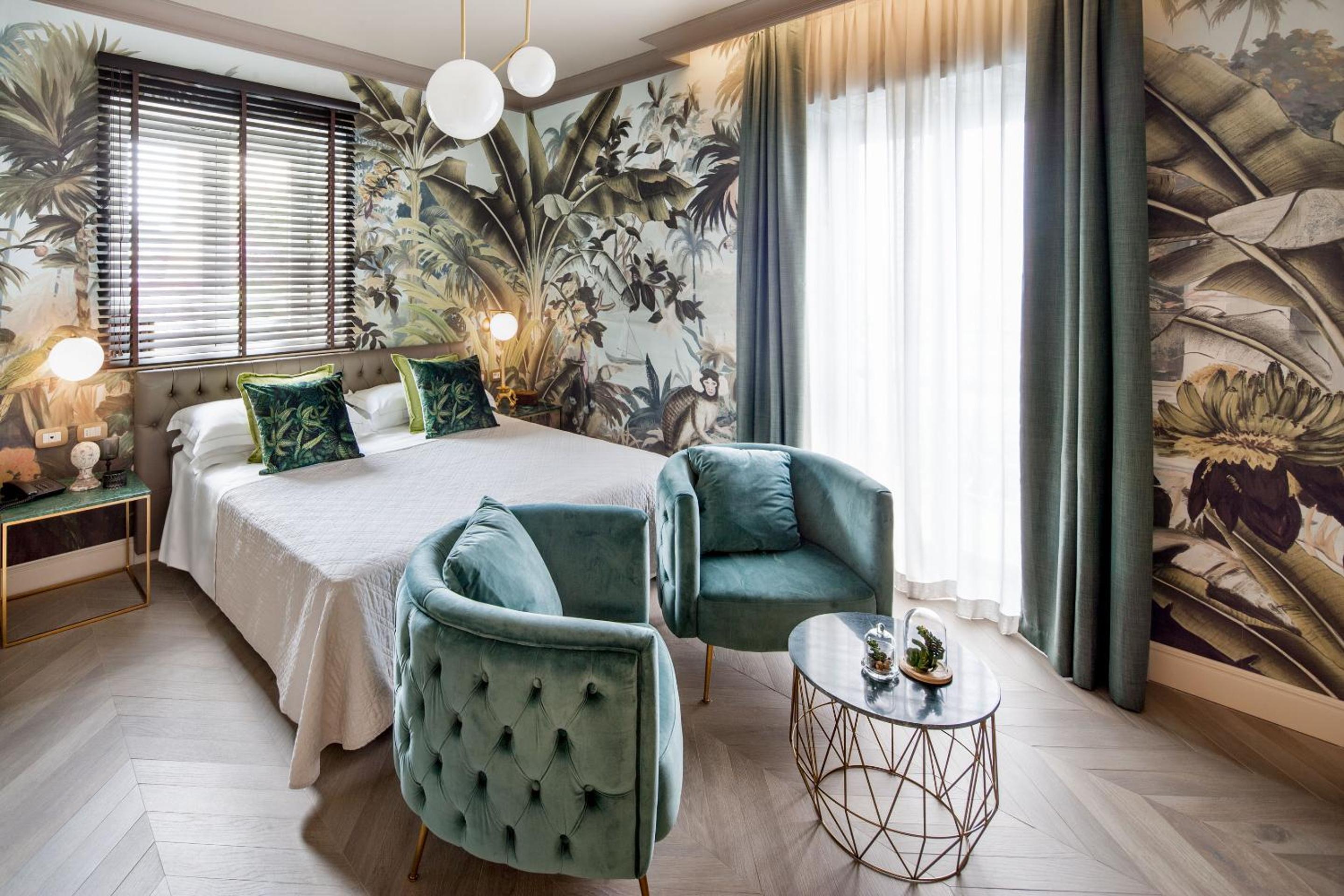 Double Room with Balcony and Sea View - Photo 12