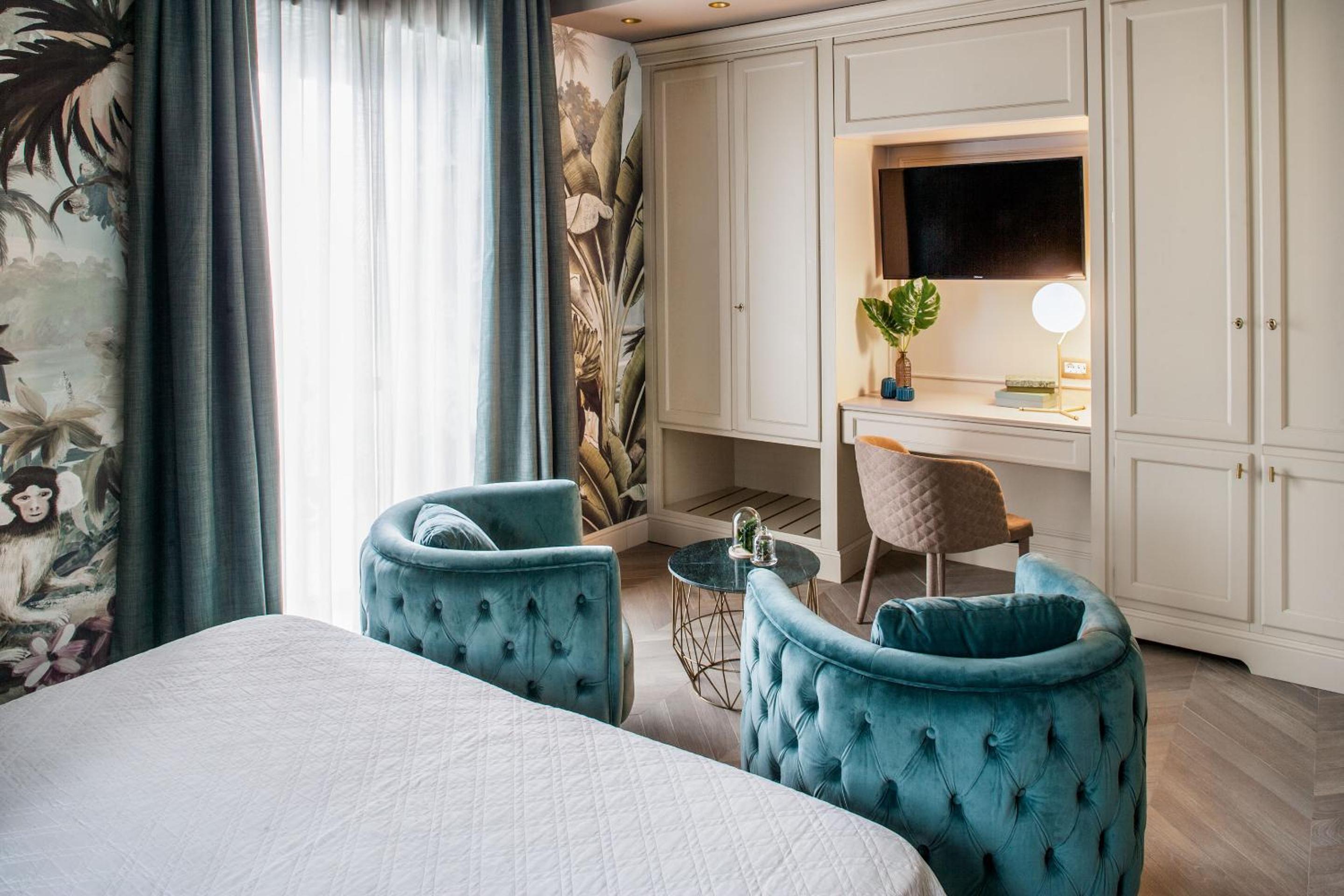 Double Room with Balcony and Sea View - Photo 13
