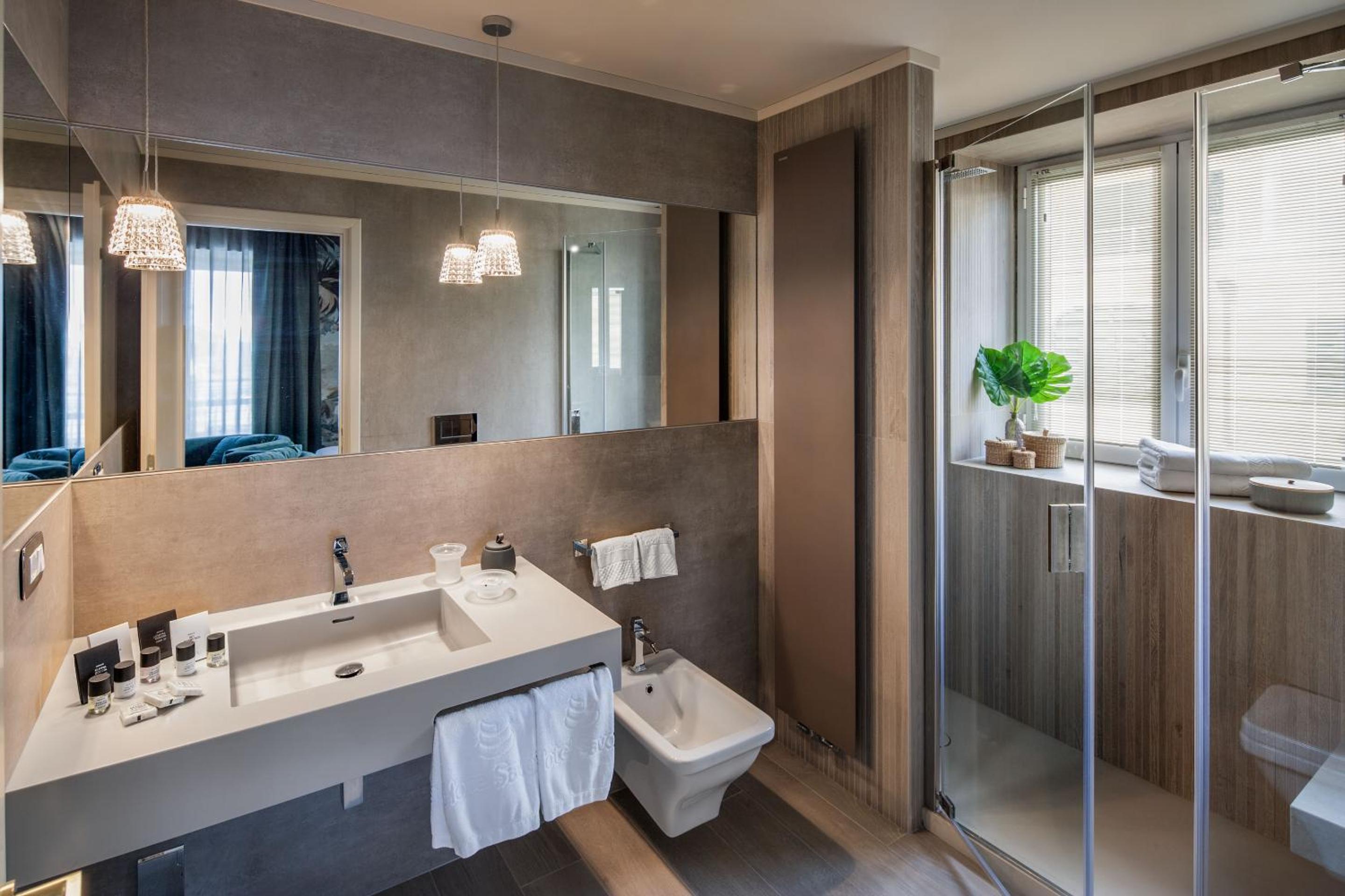 Double Room with Balcony and Sea View - Photo 6