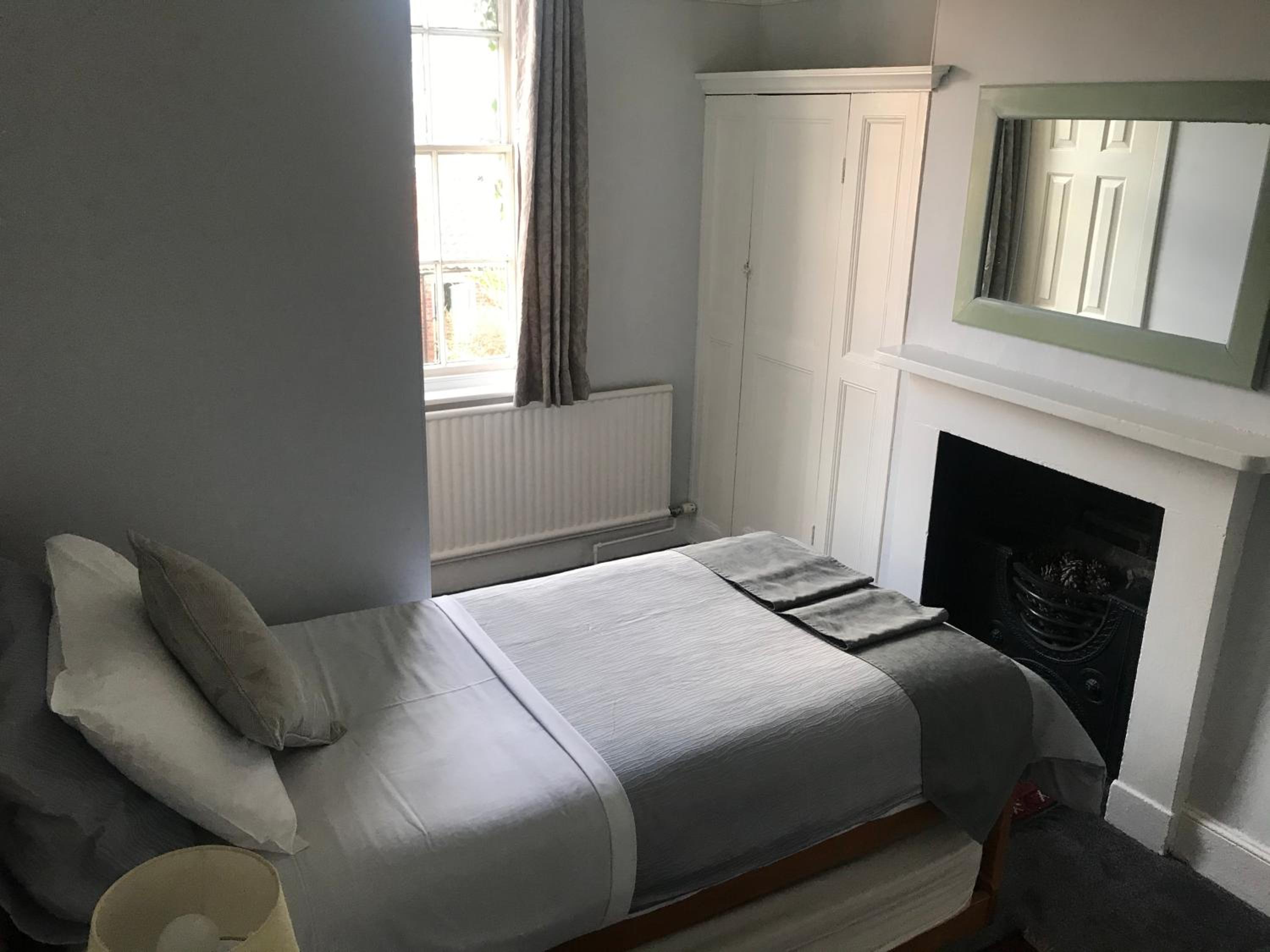 Standard Single Room with Shower photo 1
