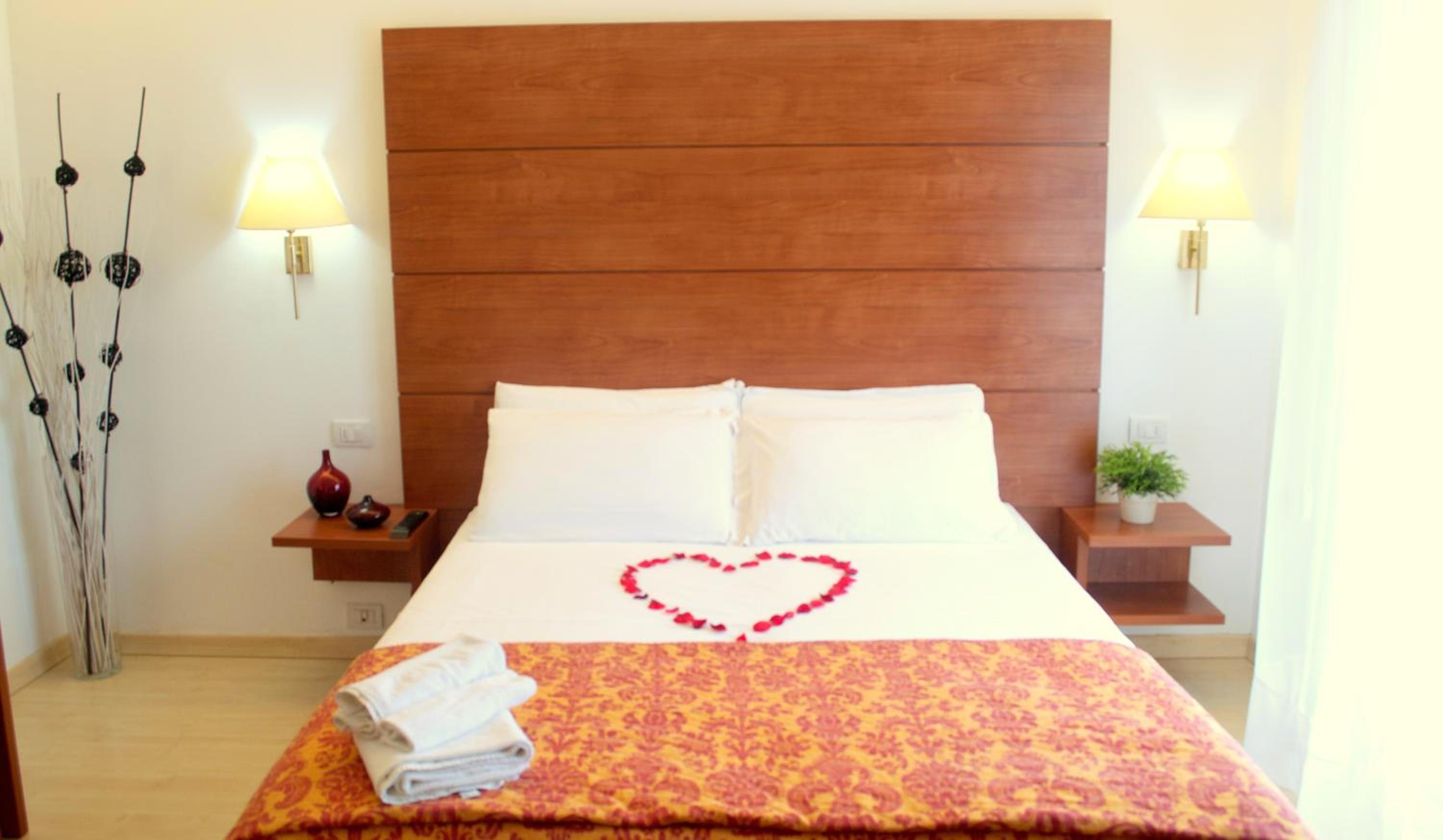 Superior Double or Twin Room - Photo 14