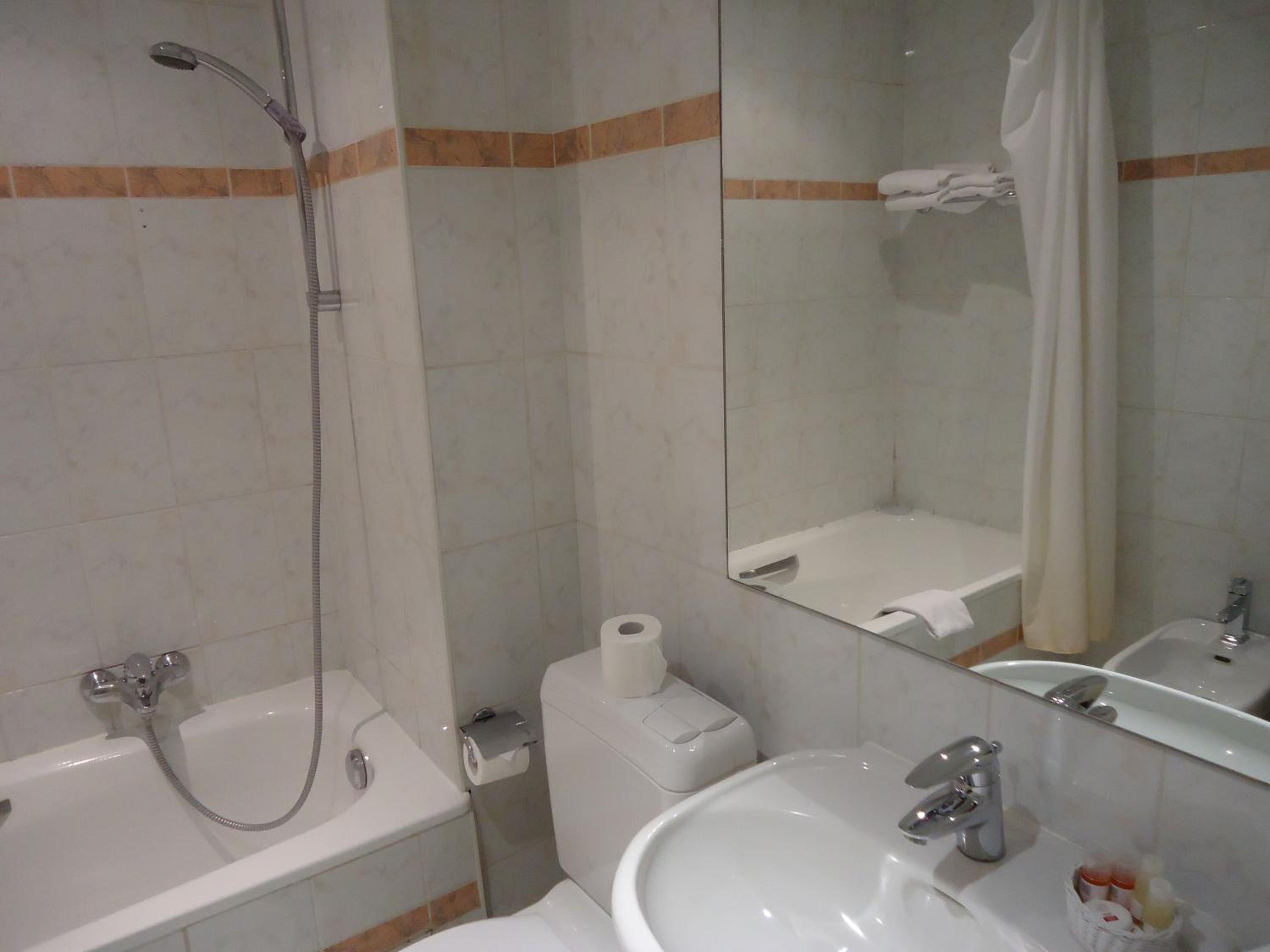 Double Room with View - Photo 24