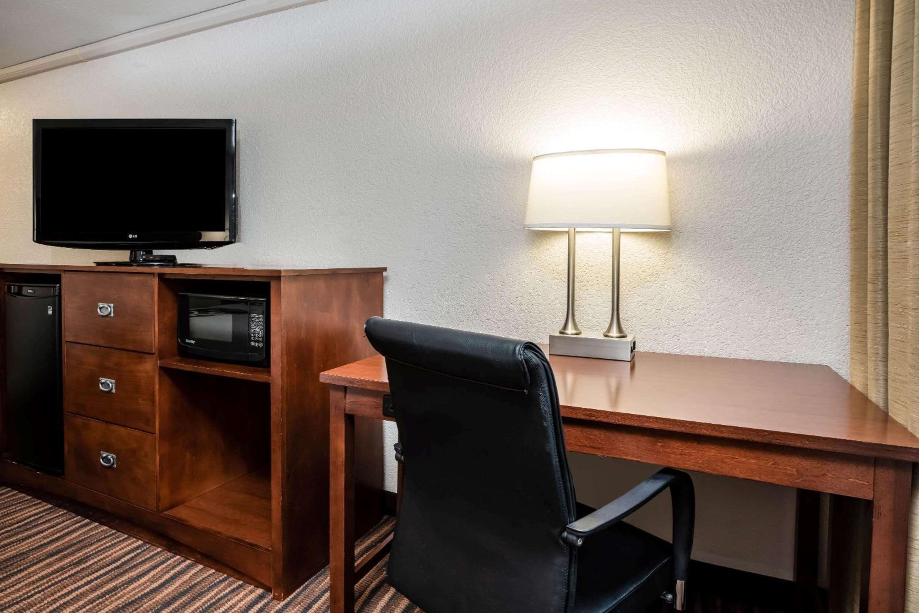 Executive King Room - Photo 2