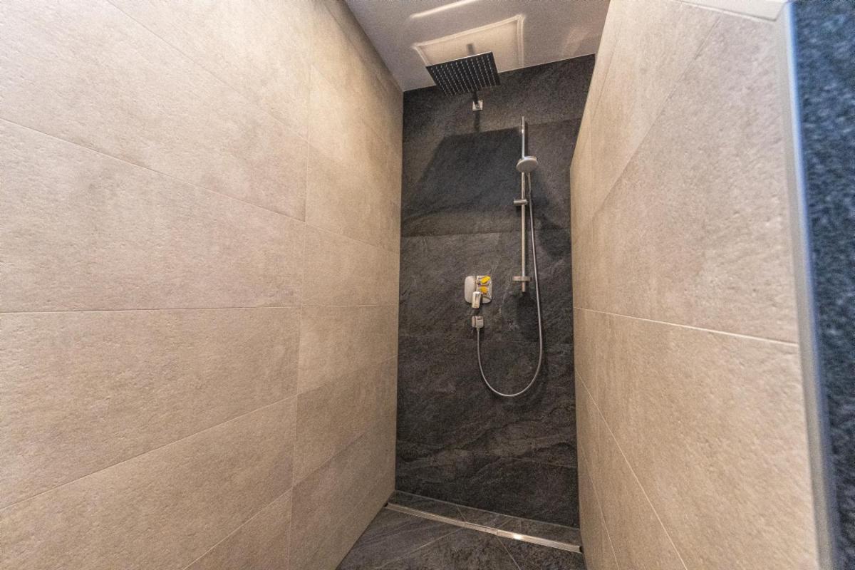 One-Bedroom Apartment - Photo 11