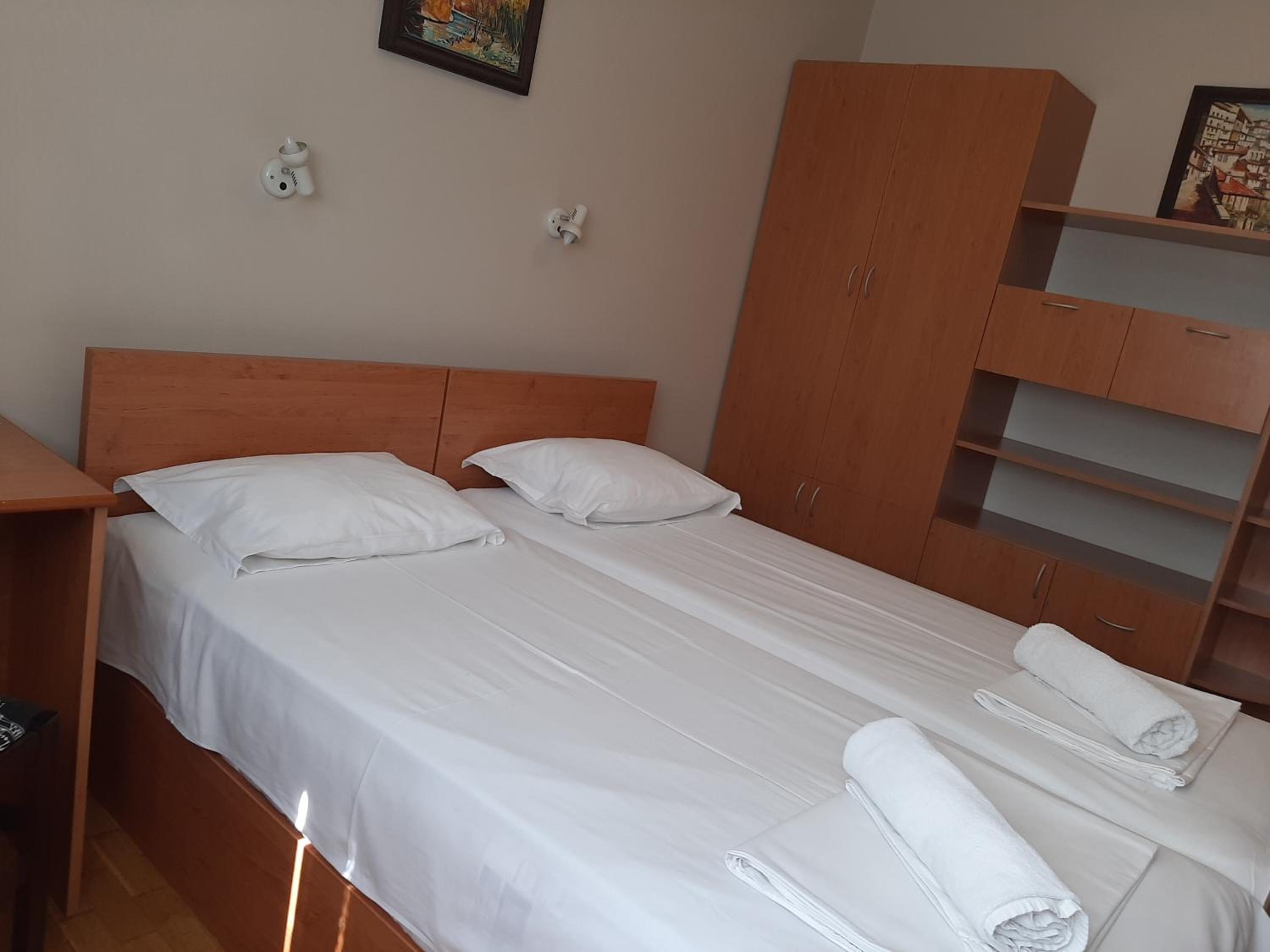Double or Twin Room with Shared Bathroom photo 3