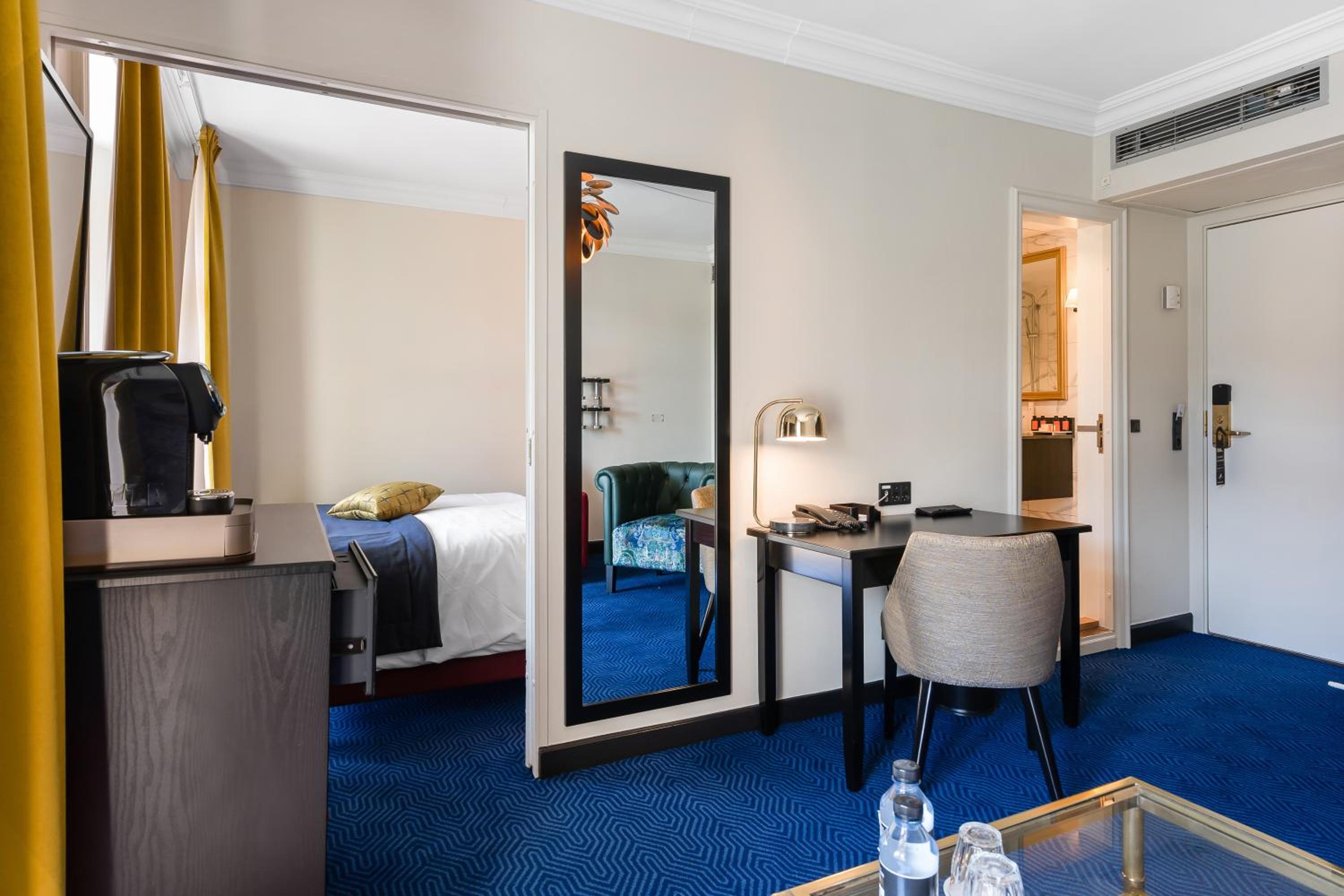 Junior Suite (2 Adults) - Photo 7
