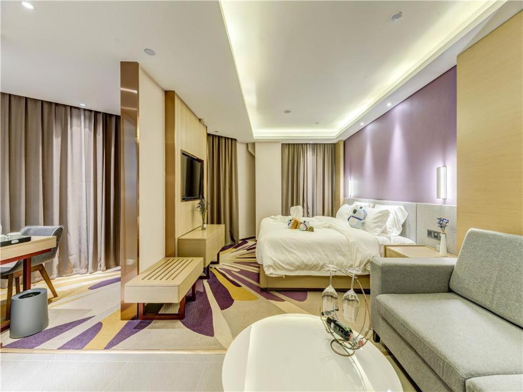 Deluxe Suite - Photo 1