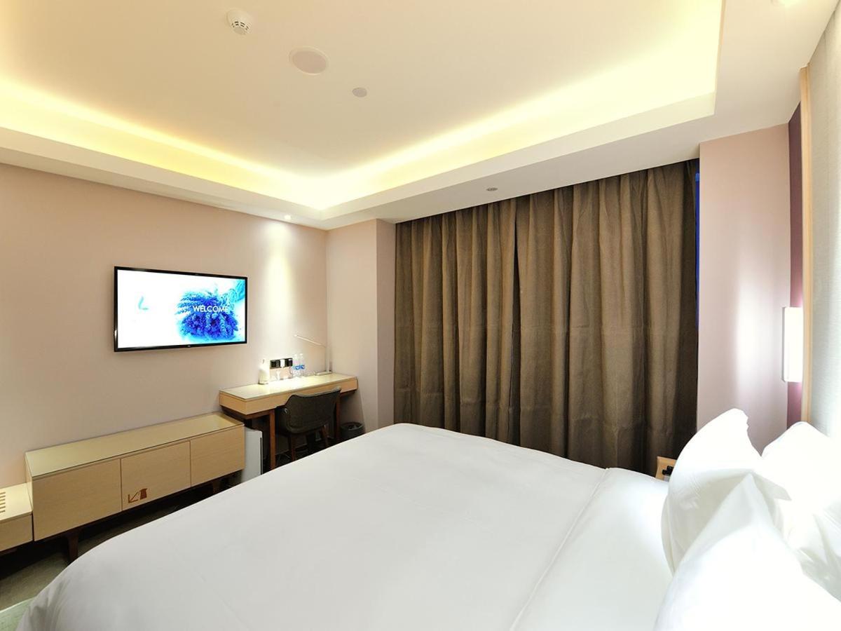 Elegant Double Room photo 1