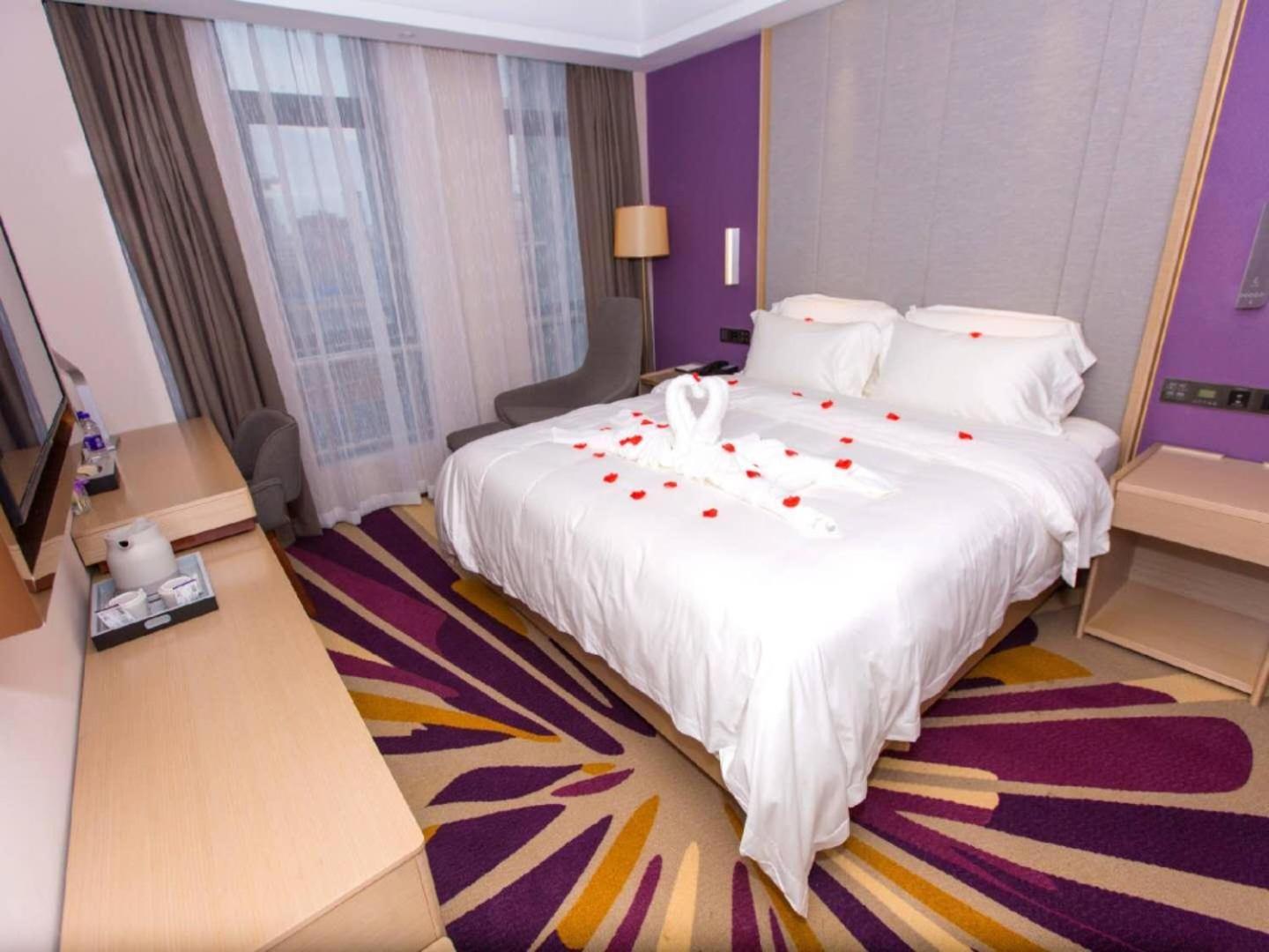 Romantic King Room 