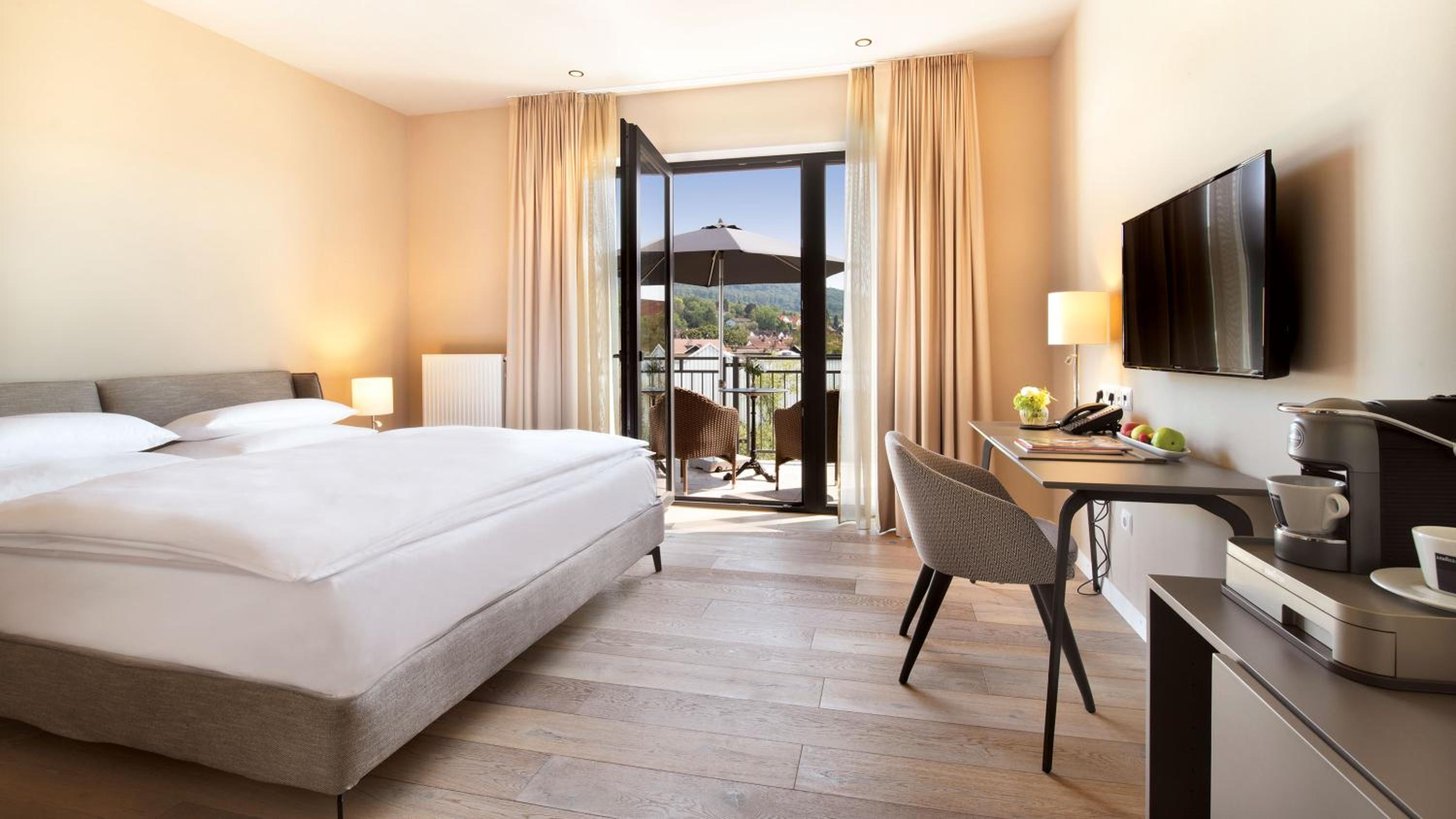 Deluxe Double Room without Balcony Garden View - Photo 1