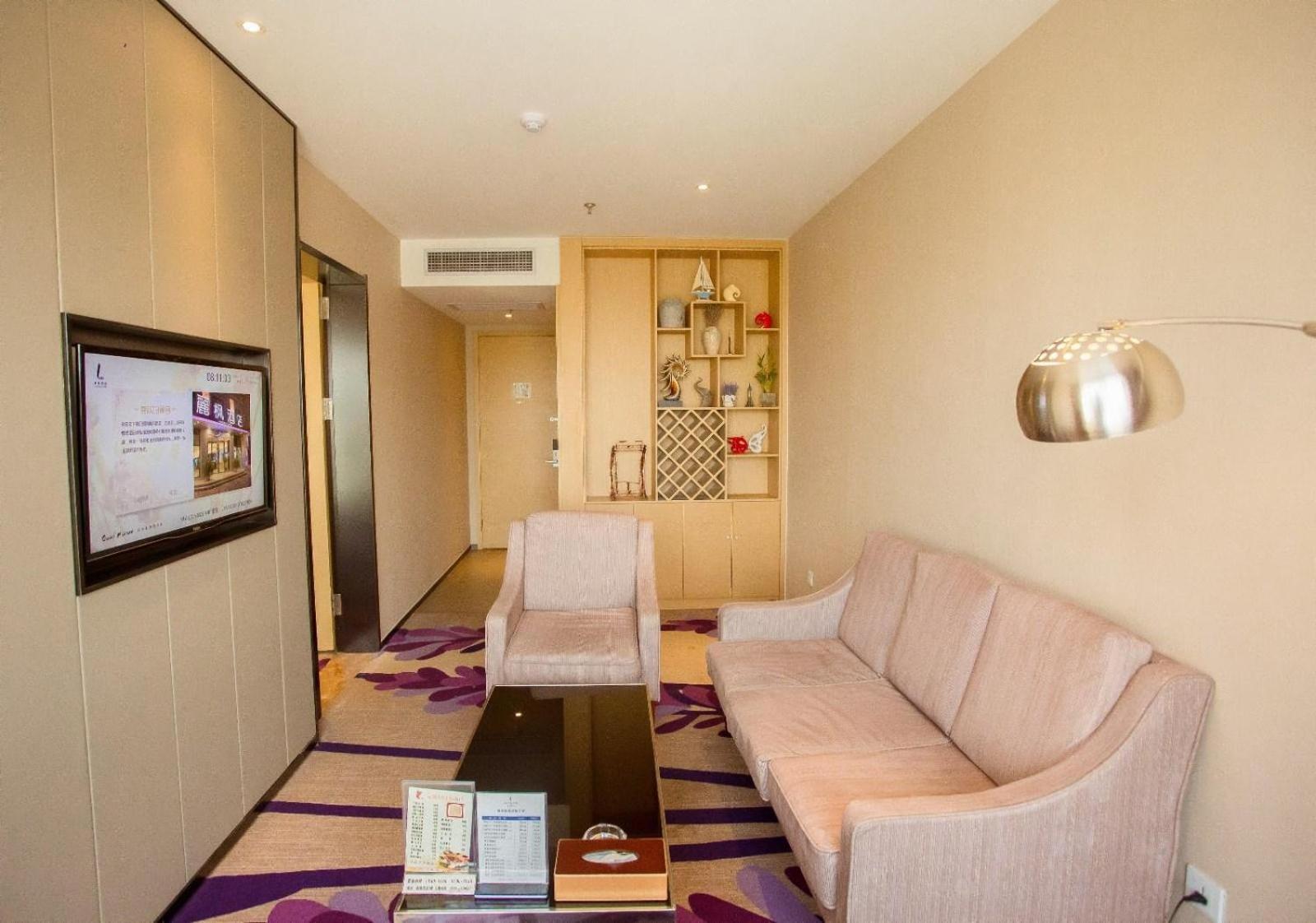 Deluxe Suite Room - Photo 1