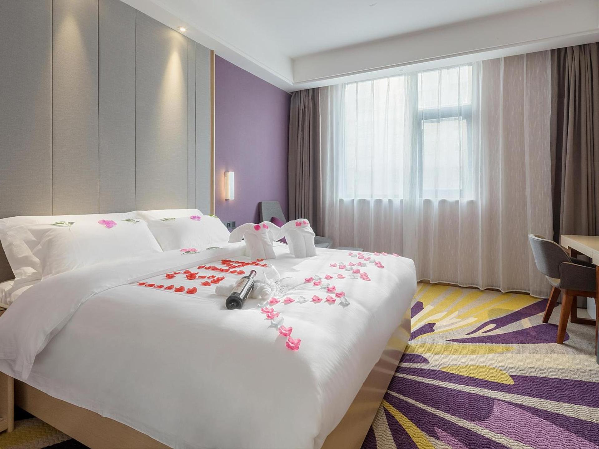Romantic King Room