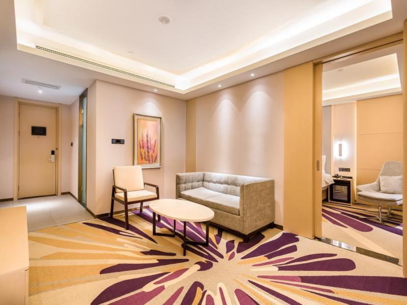 Deluxe Suite Room photo 3