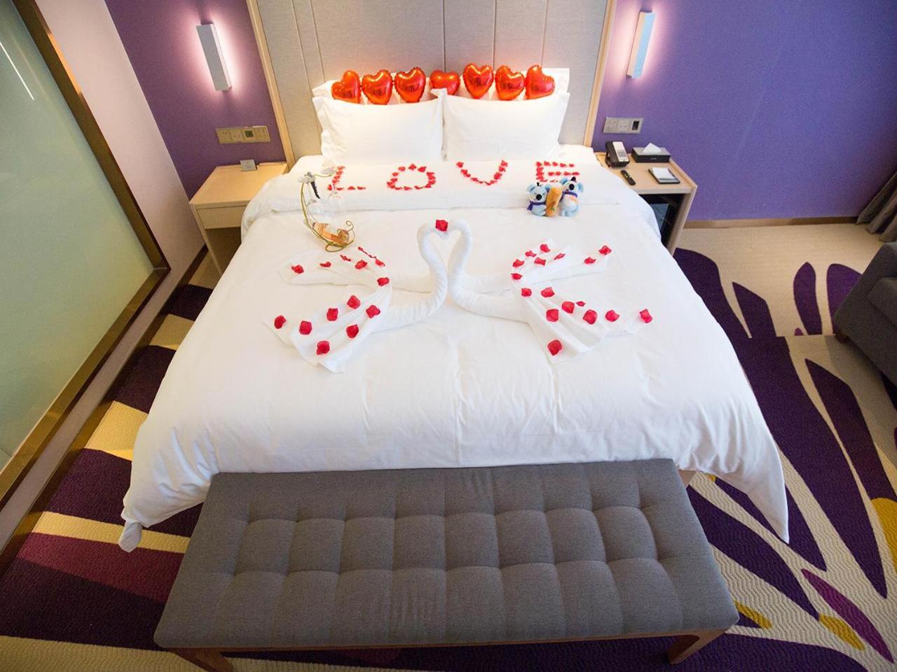 Romantic King Room  photo 3