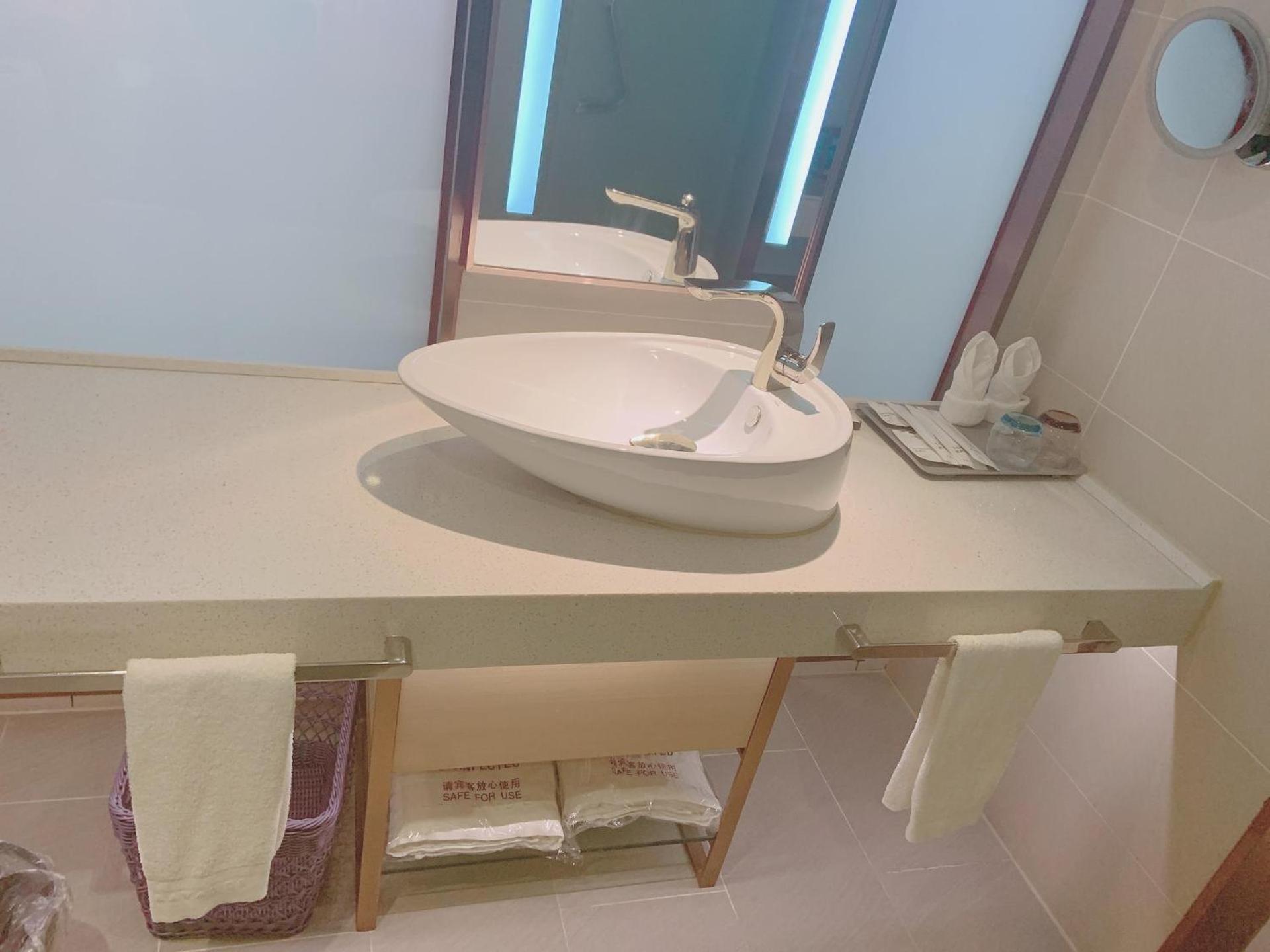 Business Suite Room