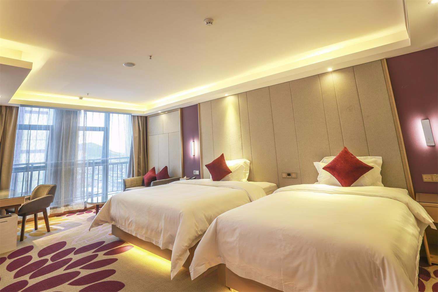 Deluxe Twin Room - Photo 2
