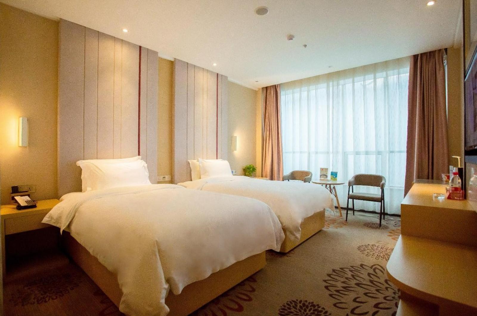 Deluxe Twin Room - Photo 10