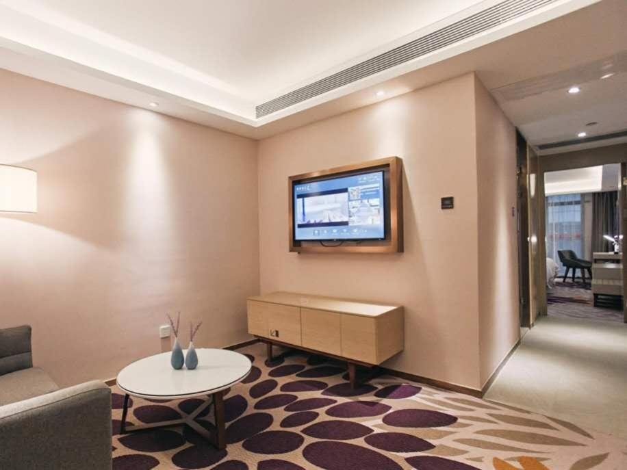 Deluxe Suite Room photo 2