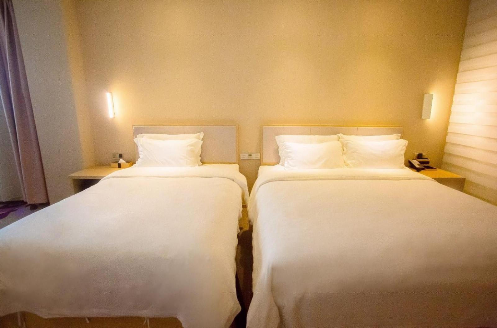 Deluxe Twin Room - Photo 11