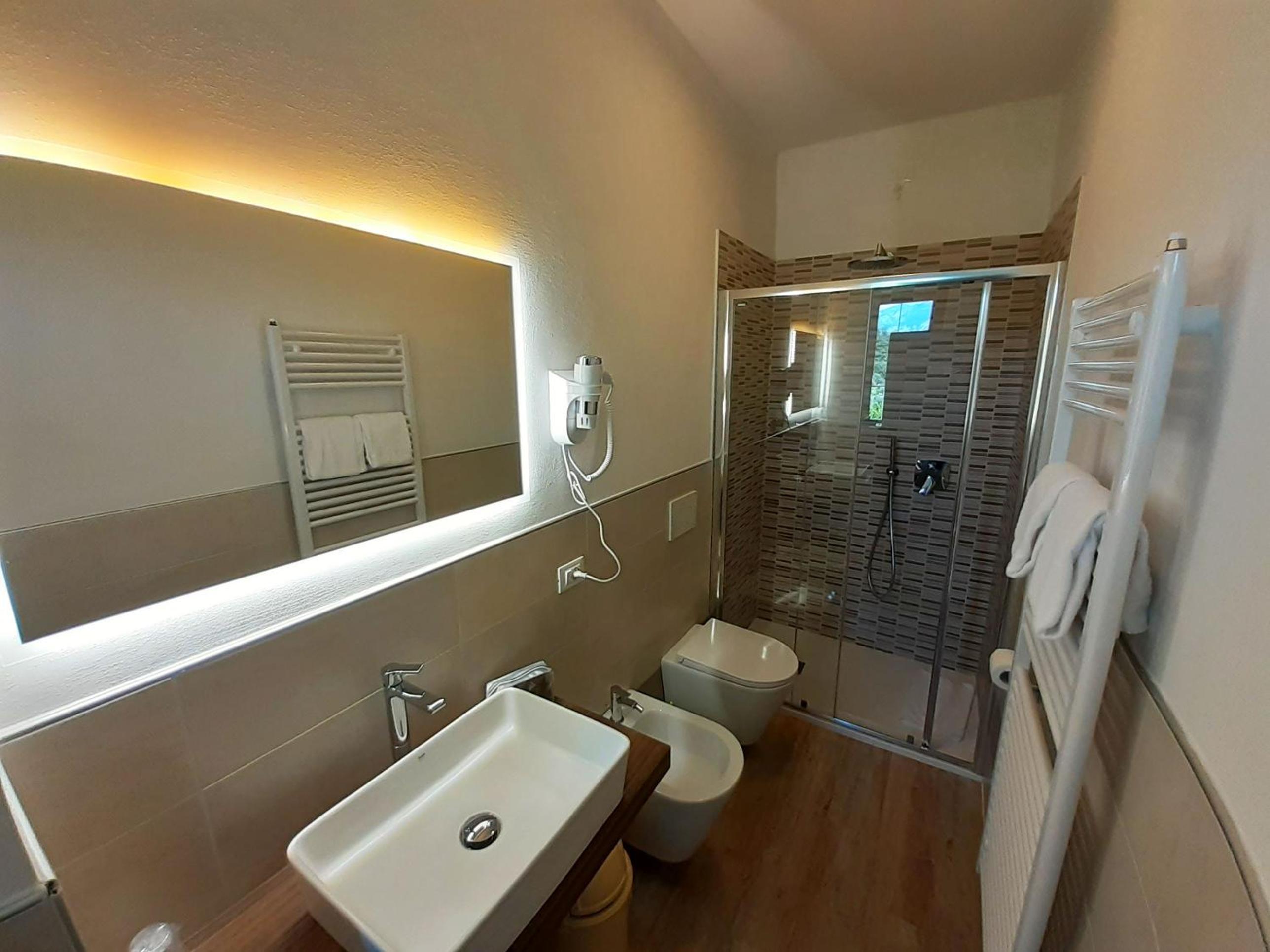 Junior Suite with Balcony photo 2