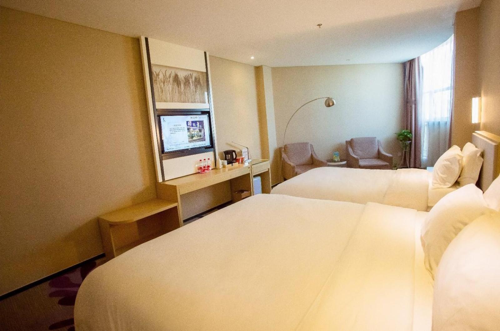 Deluxe Twin Room - Photo 12