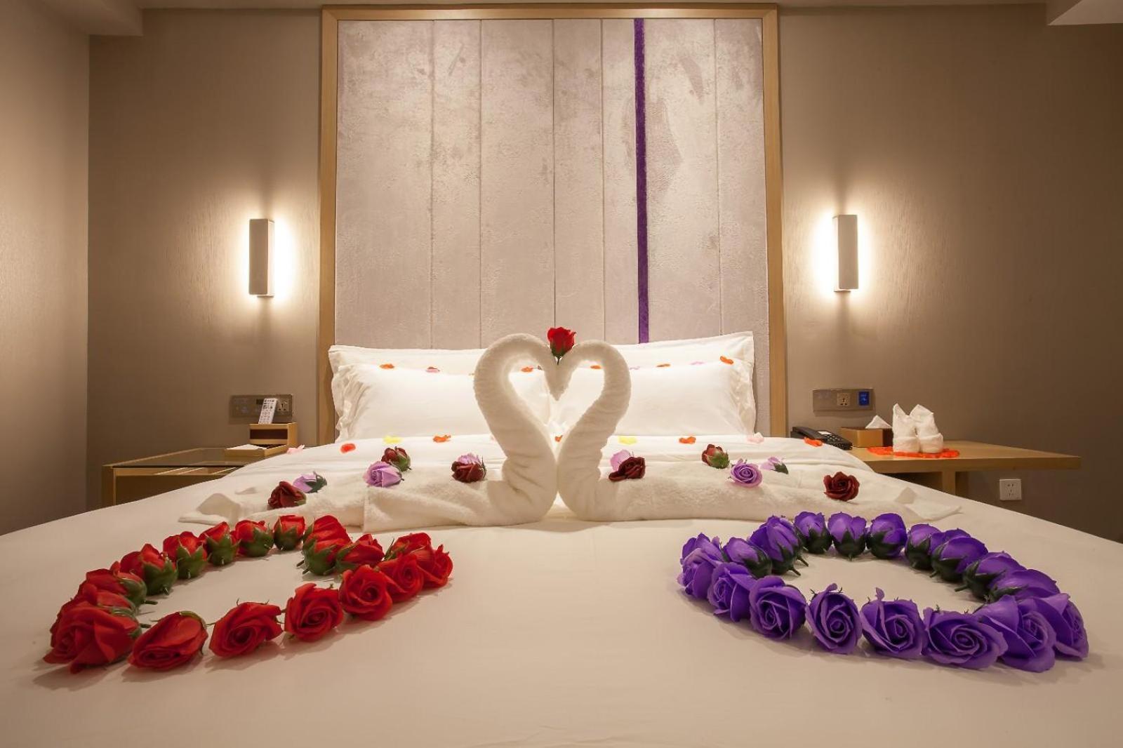 Romantic King Room