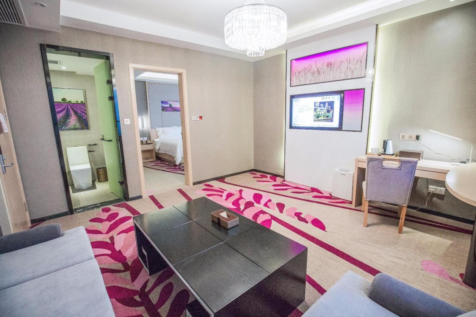Business Suite Room