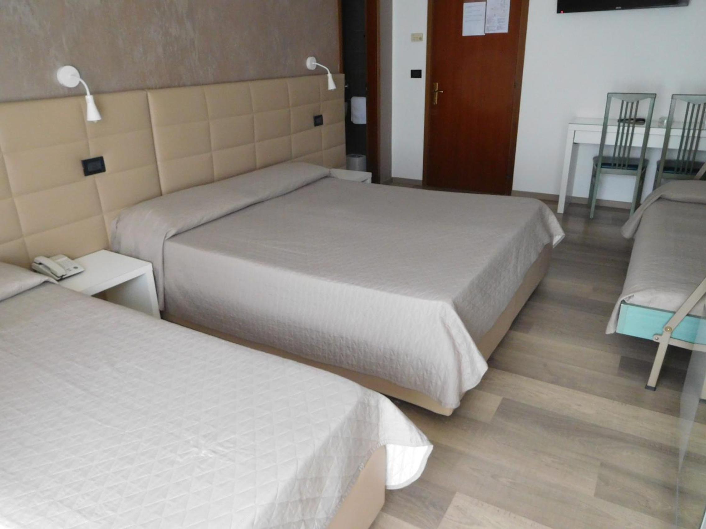 Classic Quadruple Room photo 1