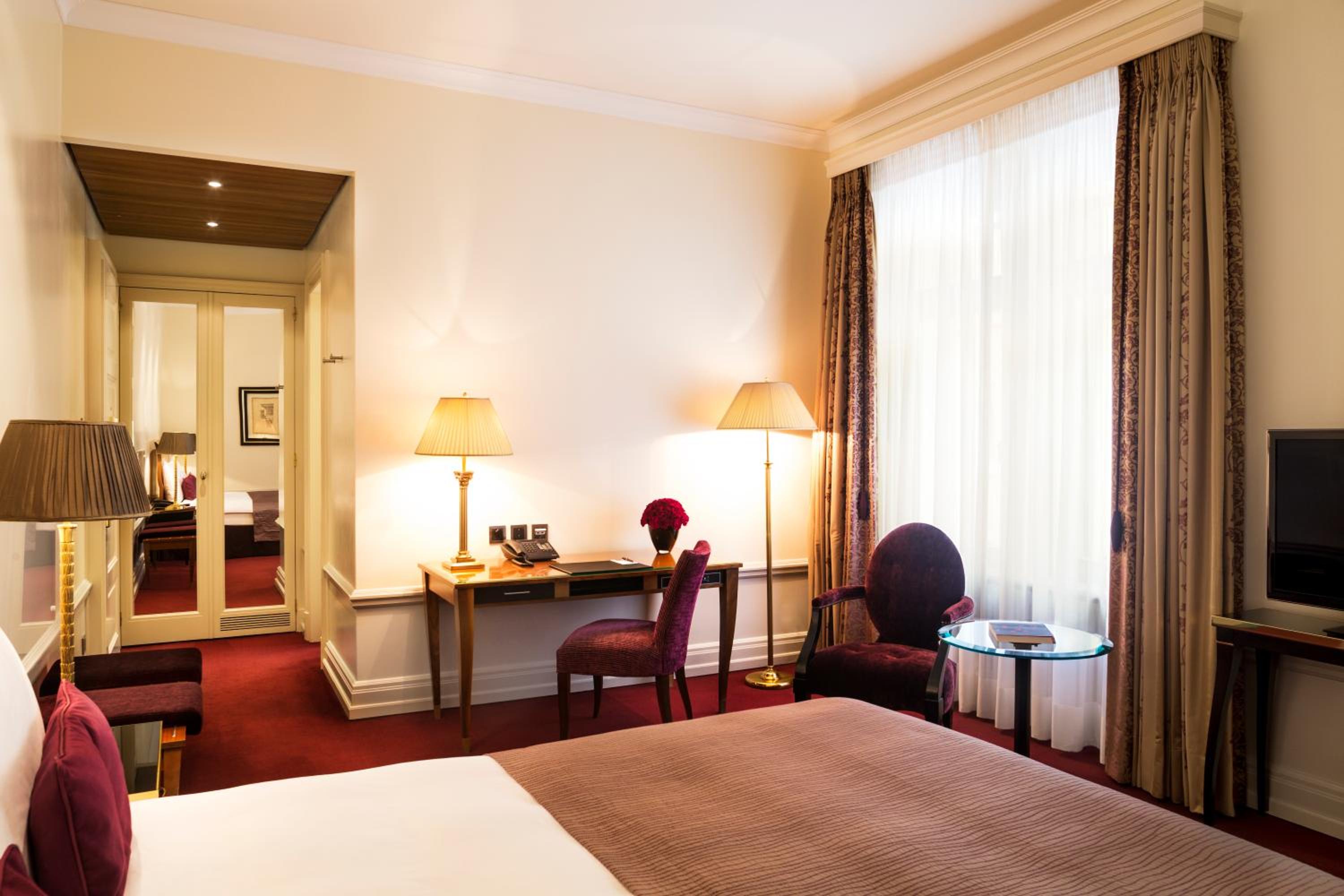 Standard Single Room thumbnail 5
