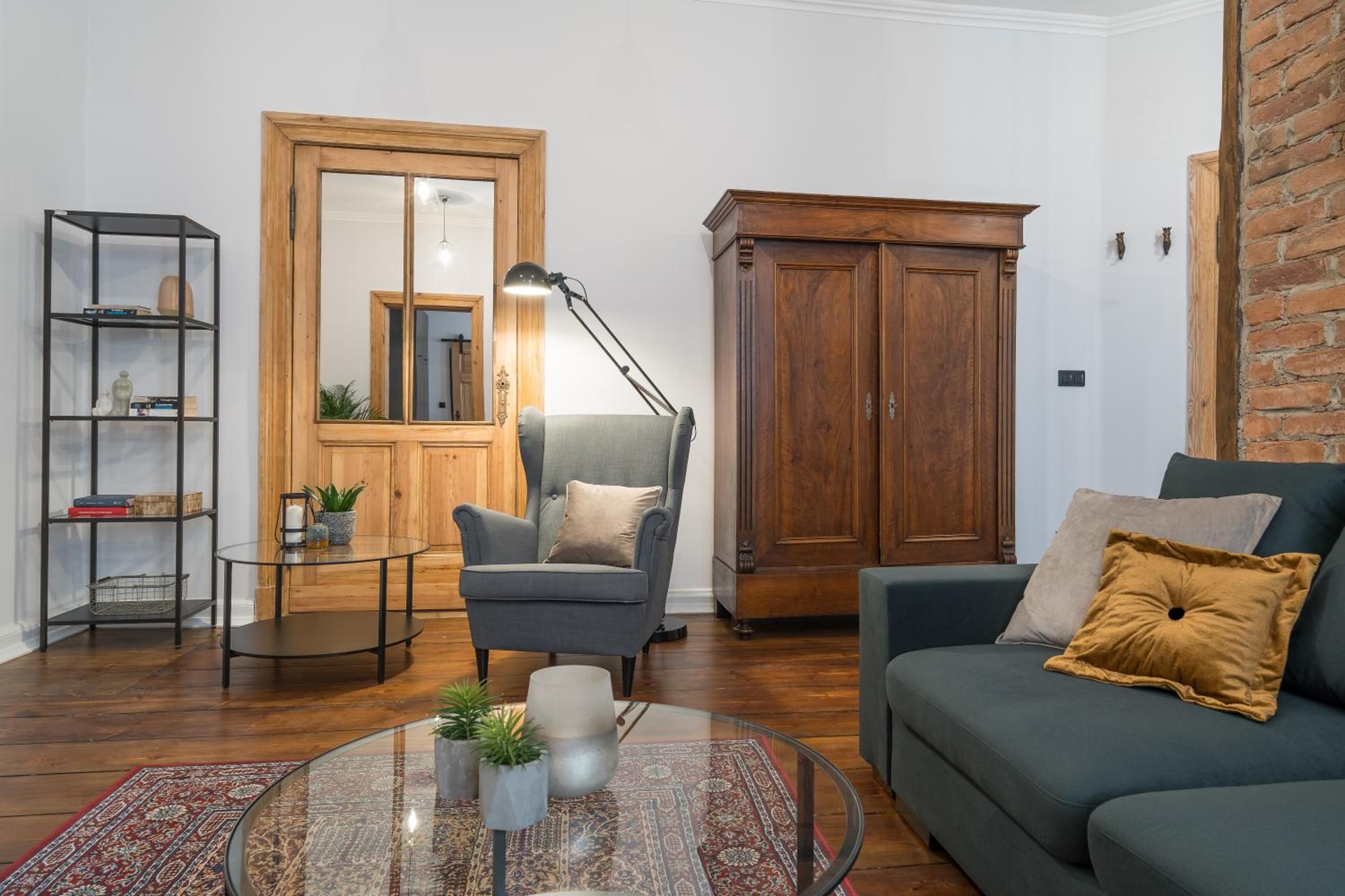 One-Bedroom Apartment