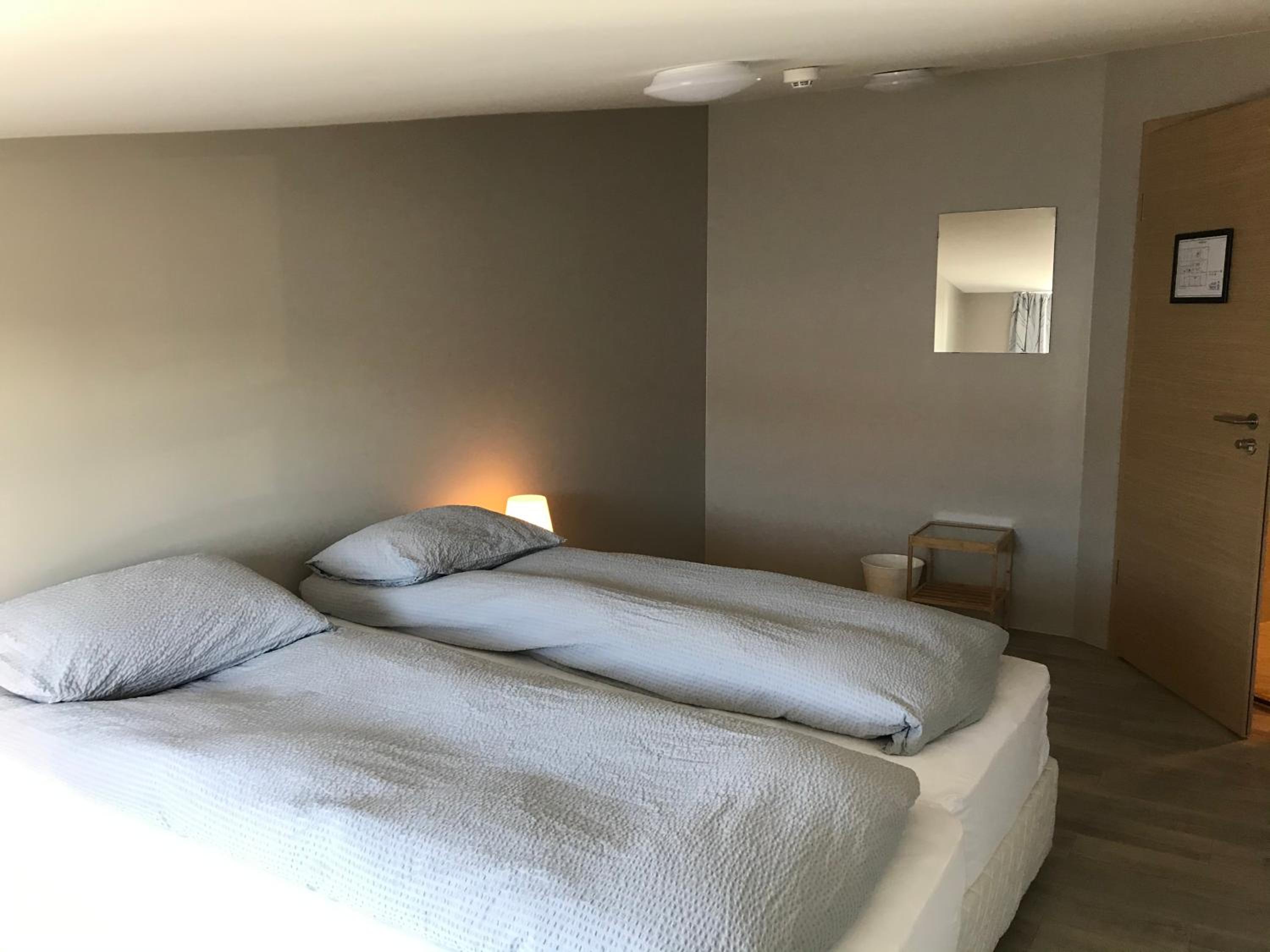 Economy Twin Room photo 2