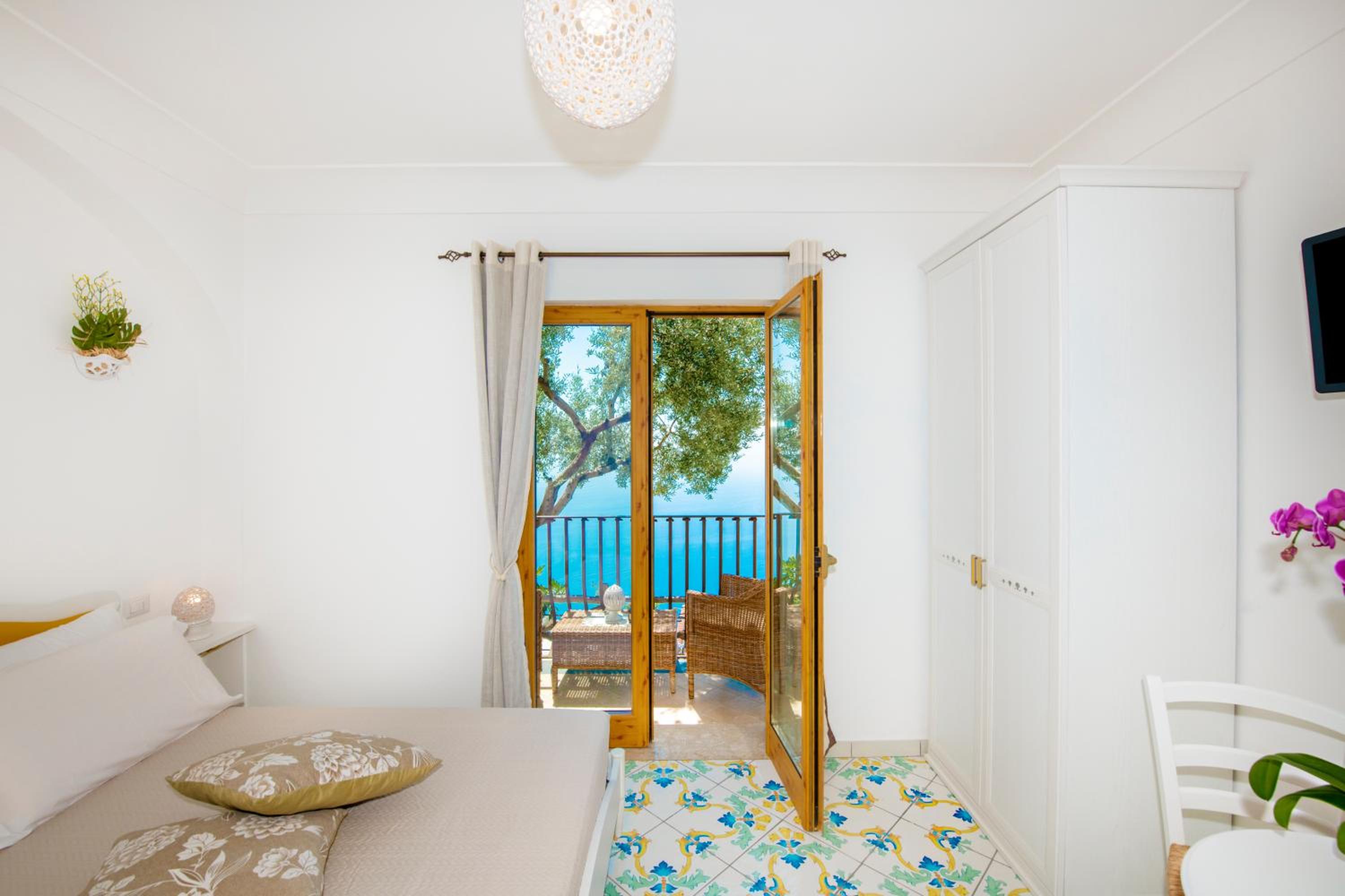 Double Room with Balcony and Sea View